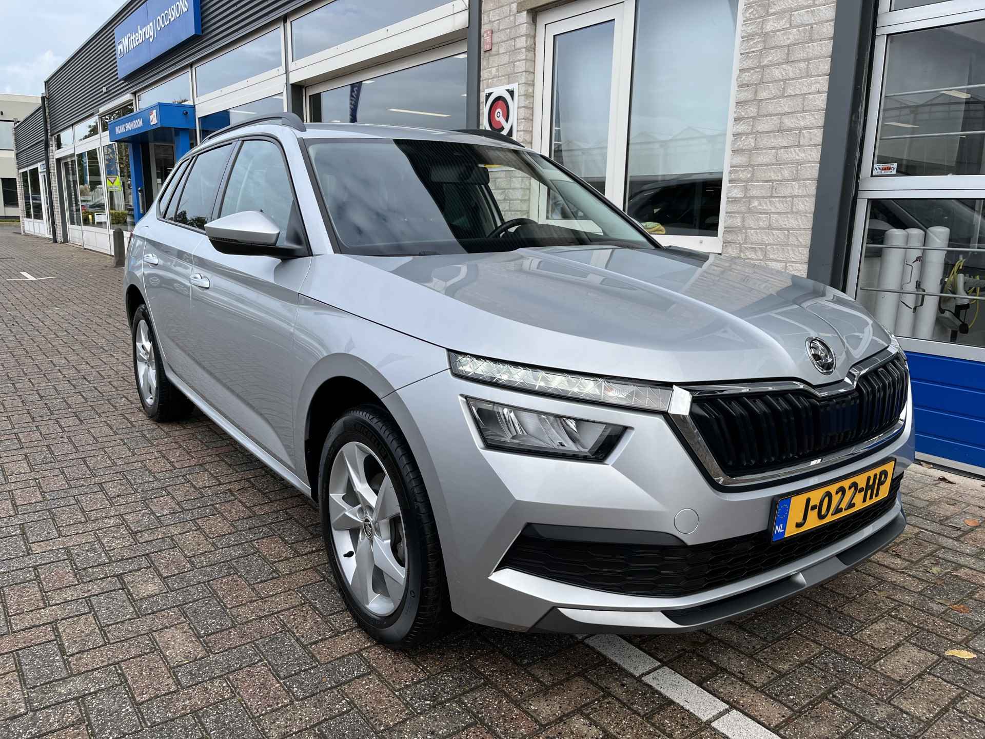 Škoda Kamiq 1.0 TSI Ambition / PARK. SENSOREN/ CRUISE/ APP CONNECT/ AIRCO/ - 33/36