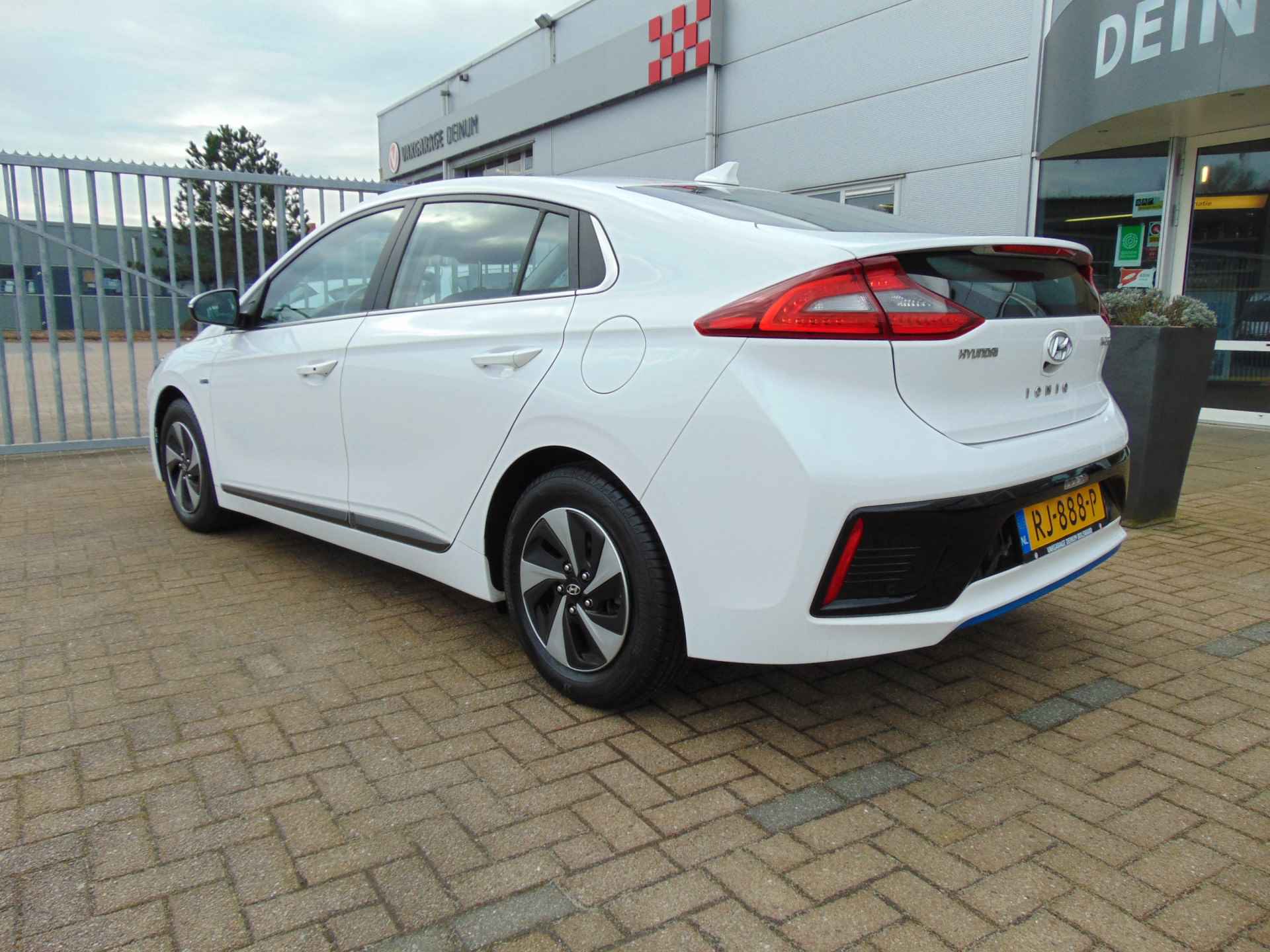 Hyundai IONIQ 1.6 GDi Comfort Navigatie, Climate contr, LED, Camera, etc.. - 4/25