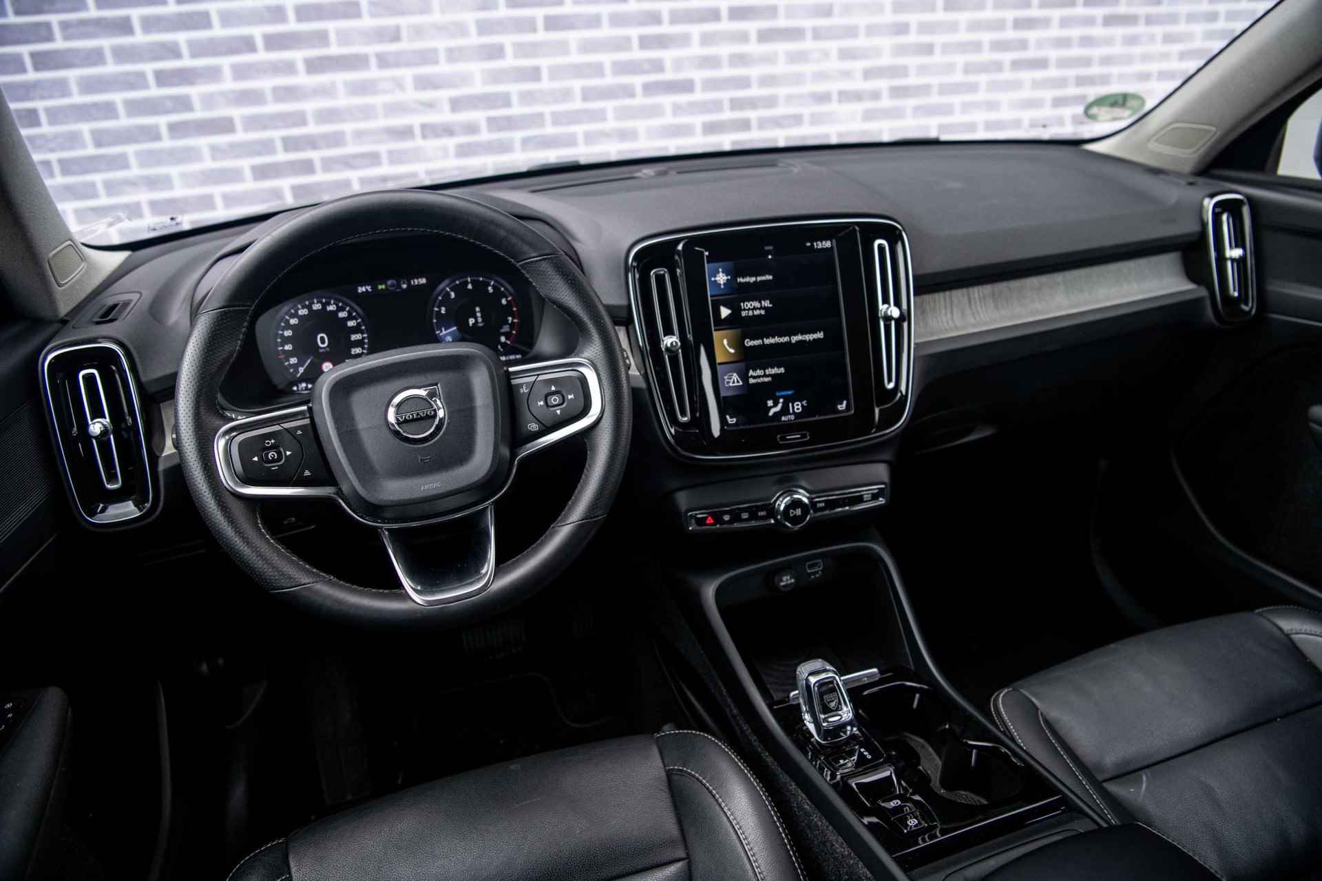 Volvo XC40 2.0 T4 Inscription Fin.€ 524p/m | Trekhaak | BLIS| | Adaptieve Cruise Control | Keyless Entry | Park Assist | Parkeer Camera | - 11/39
