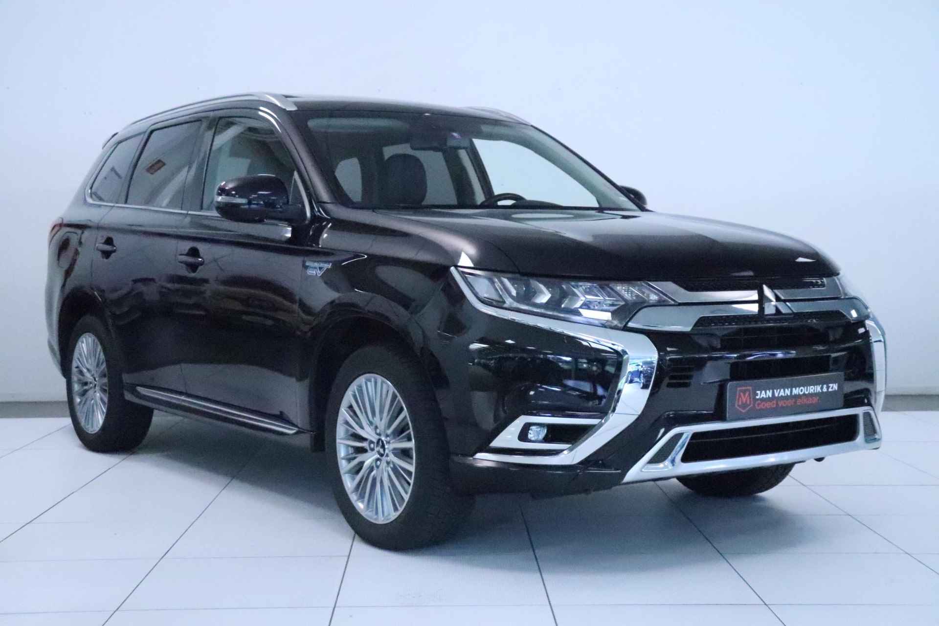 Mitsubishi Outlander 2.4 PHEV Intense+ | Apple CarPlay / Android auto Navi | Clima | PDC + camera | LMV | Cruise | Bluetooth | - 4/33