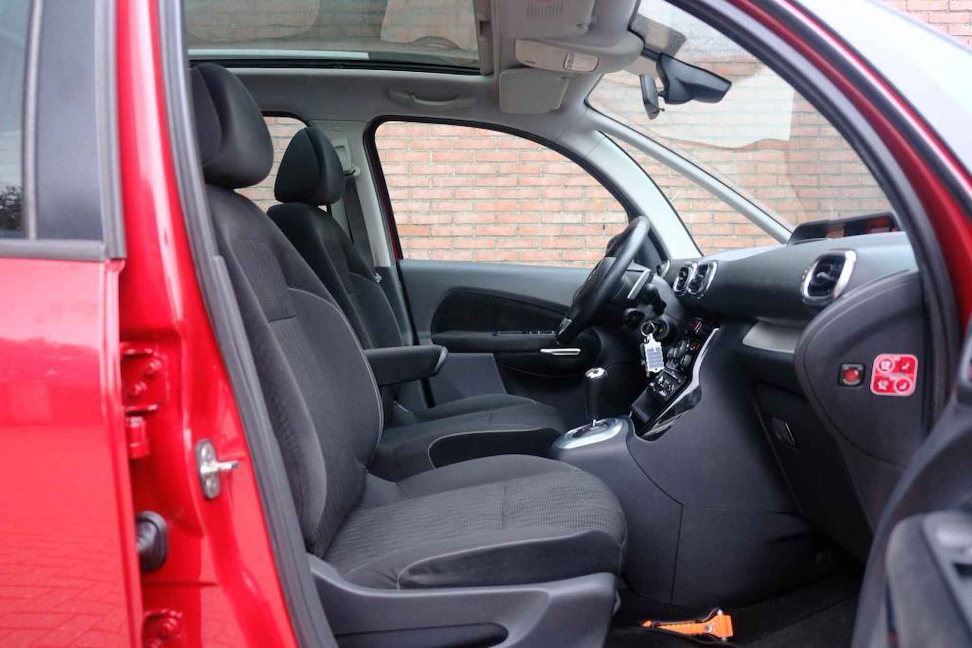 Citroen C3 Picasso 1.6 VTi 120pk Aut. Exclusive | Navi | Climate | PDC | Panoramadak | Trekhaak - 3/24