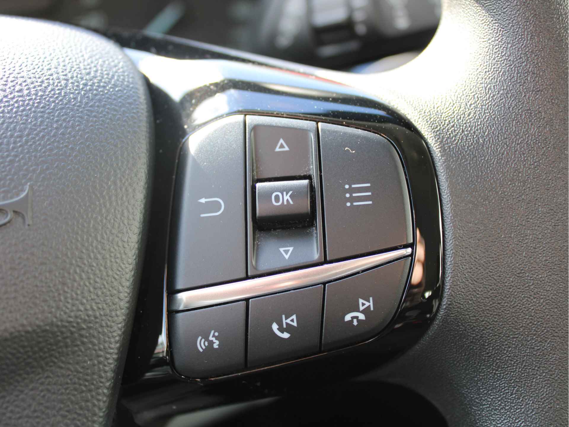 Ford Fiesta 1.0 EcoBoost Connected 1e Eig/Parkeersensoren V+A/Airco/Cruise/Inparkeren/AndroidAuto/AppleCarplay/Bluetooth - 13/60