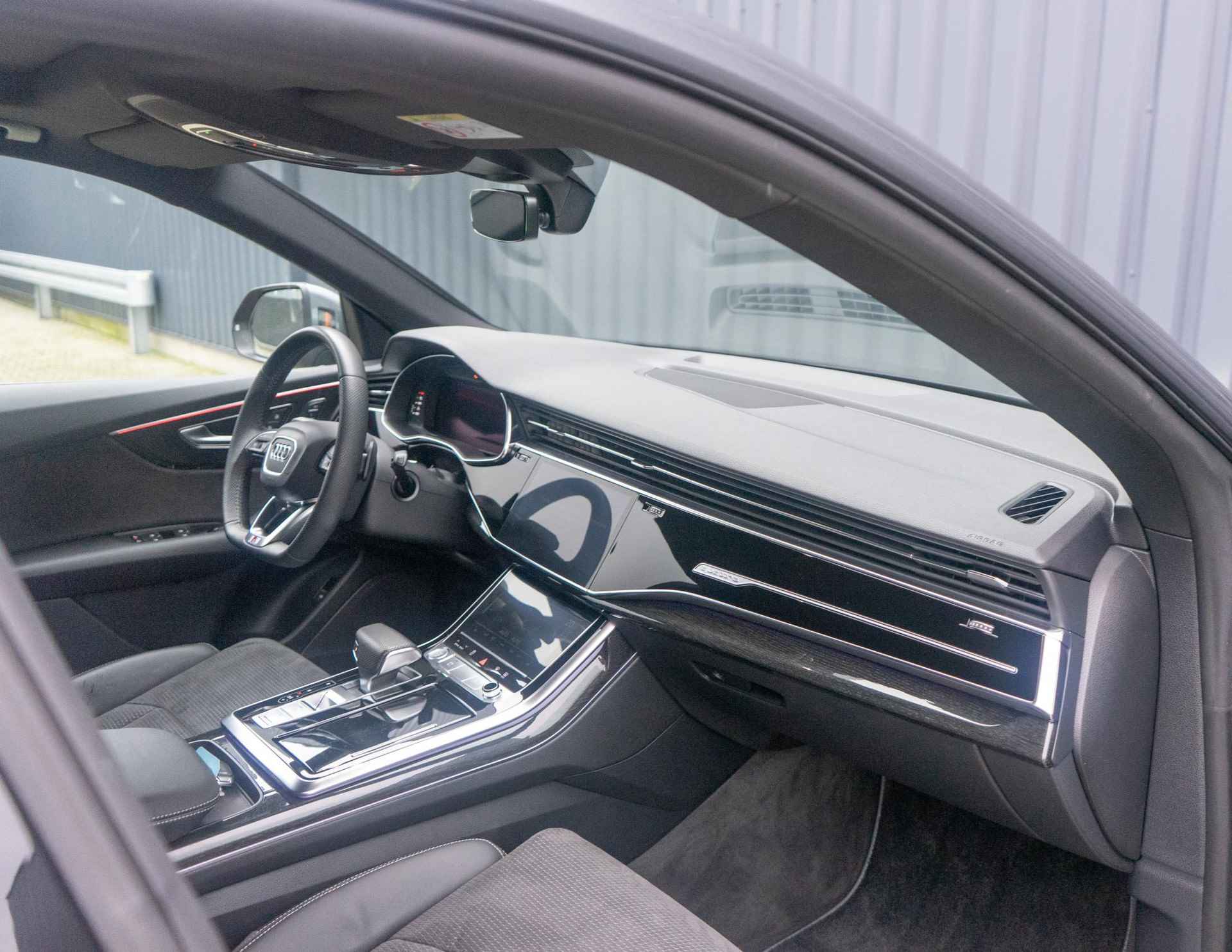 Audi Q8 50 TDI quattro S-Line | Panodak | Trekhaak | Luchtvering | Stoelverwarming | Keyless - 18/38