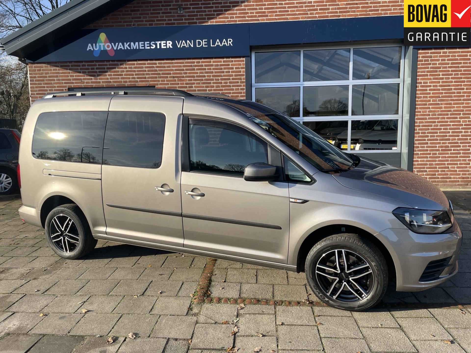 Volkswagen Caddy Maxi 1.4 TSI Trendline 5 pers. 92kw Life ( Trekhaak,Parkeersensoren achter, ECC Airco) RIJKLAARPRIJS!