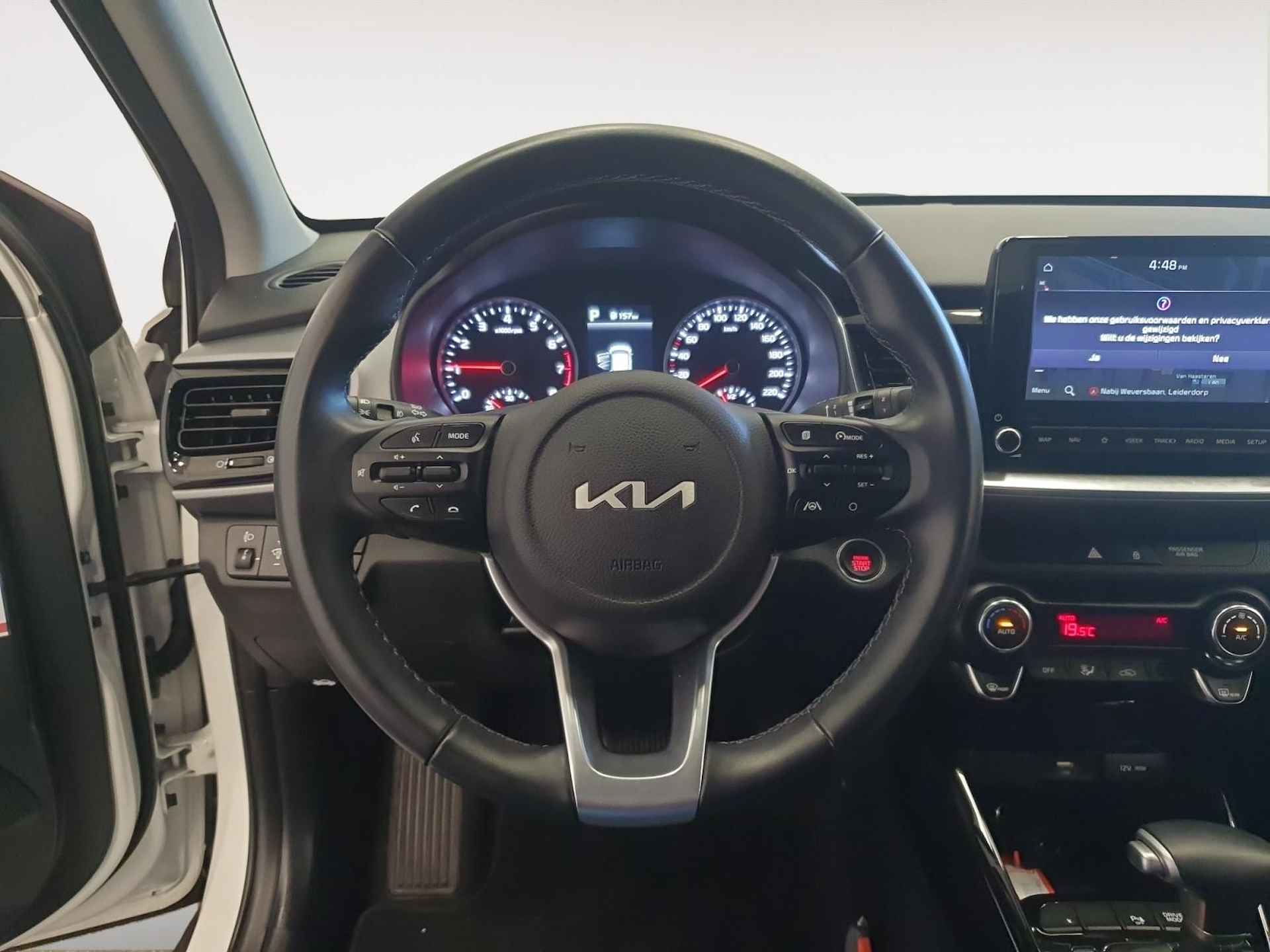 Kia Stonic 1.0 T-GDi MHEV DynamicPlusLine | Navigatie | Camera | Keyless met startknop | Climate control | Apple Carplay / android Auto | Getinte ramen achter | - 35/38