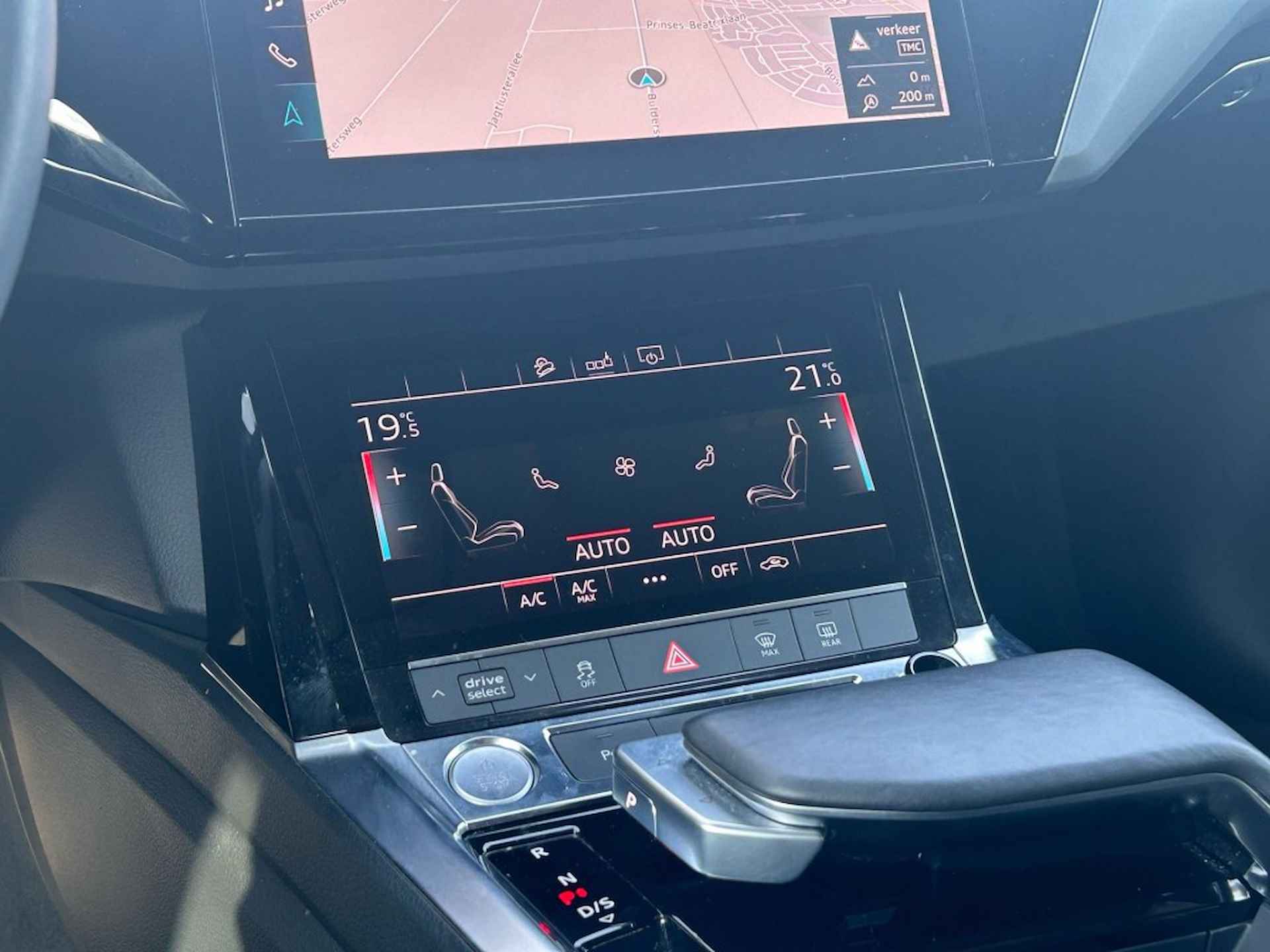 AUDI E-tron 55 quattro 95 kWh - Virtual Cockpit, Adaptive Cruise - Lane assi - 6/26