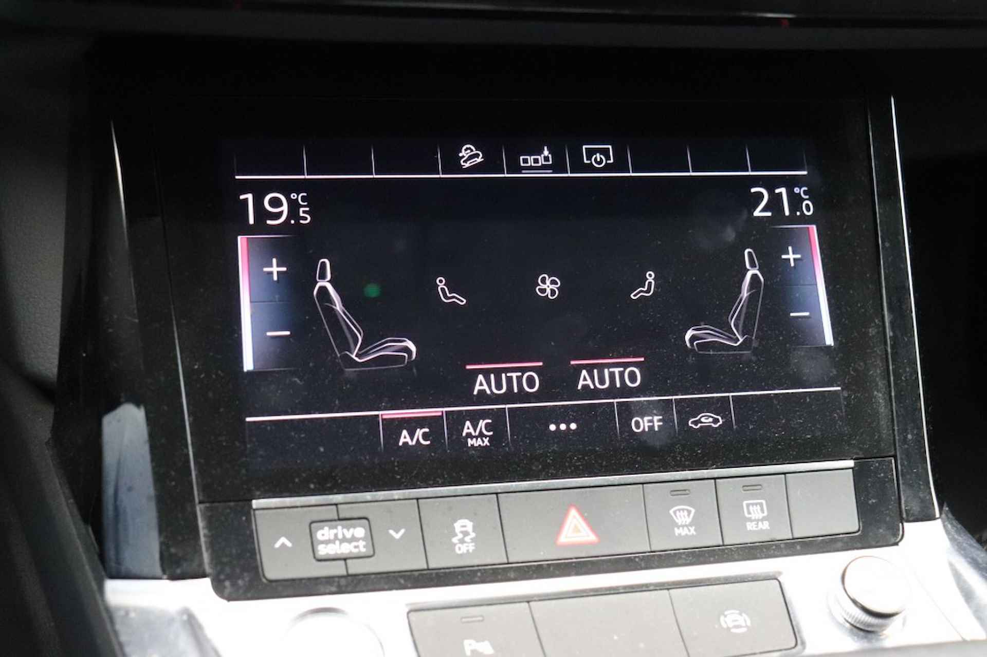 AUDI E-tron 55 quattro 95 kWh - Virtual Cockpit, Adaptive Cruise - Lane assi - 20/26