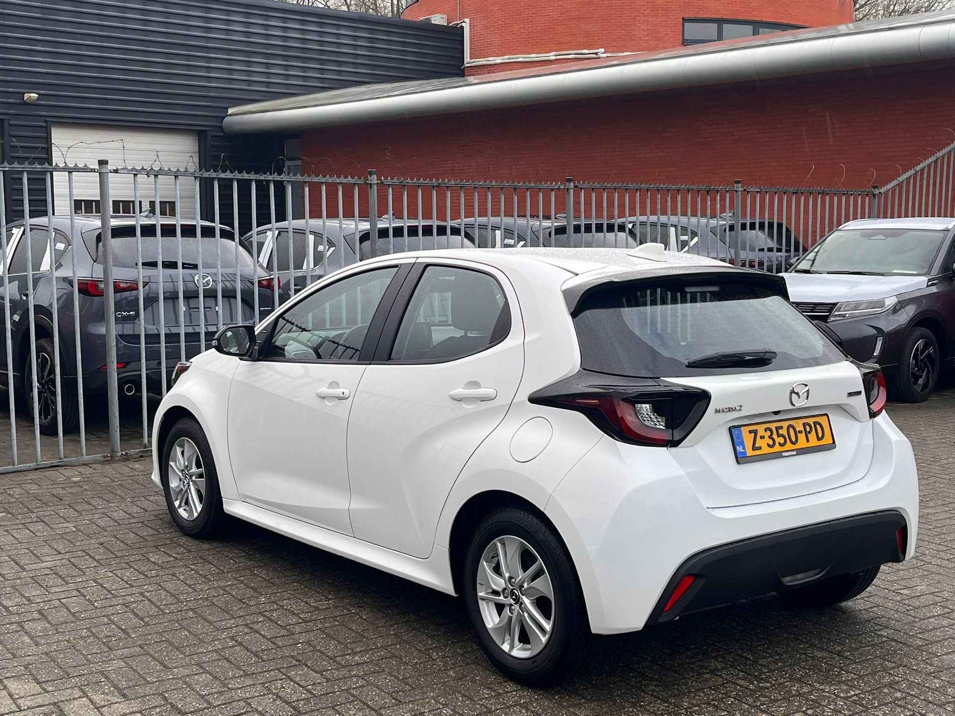 Mazda 2 Hybrid 1.5 Centre-line - 2/17