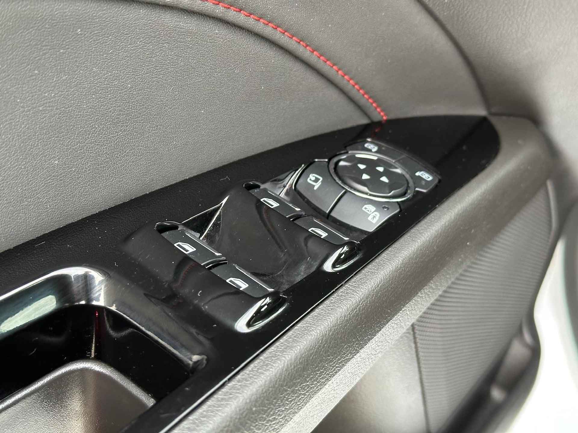 Ford Mondeo Wagon 2.0 HEV HYBRID ST-Line | Elekt. Achterklep | Elekt. Voorstoelen met geheugen | SONY Premium Audio | LED Koplampen | - 12/29