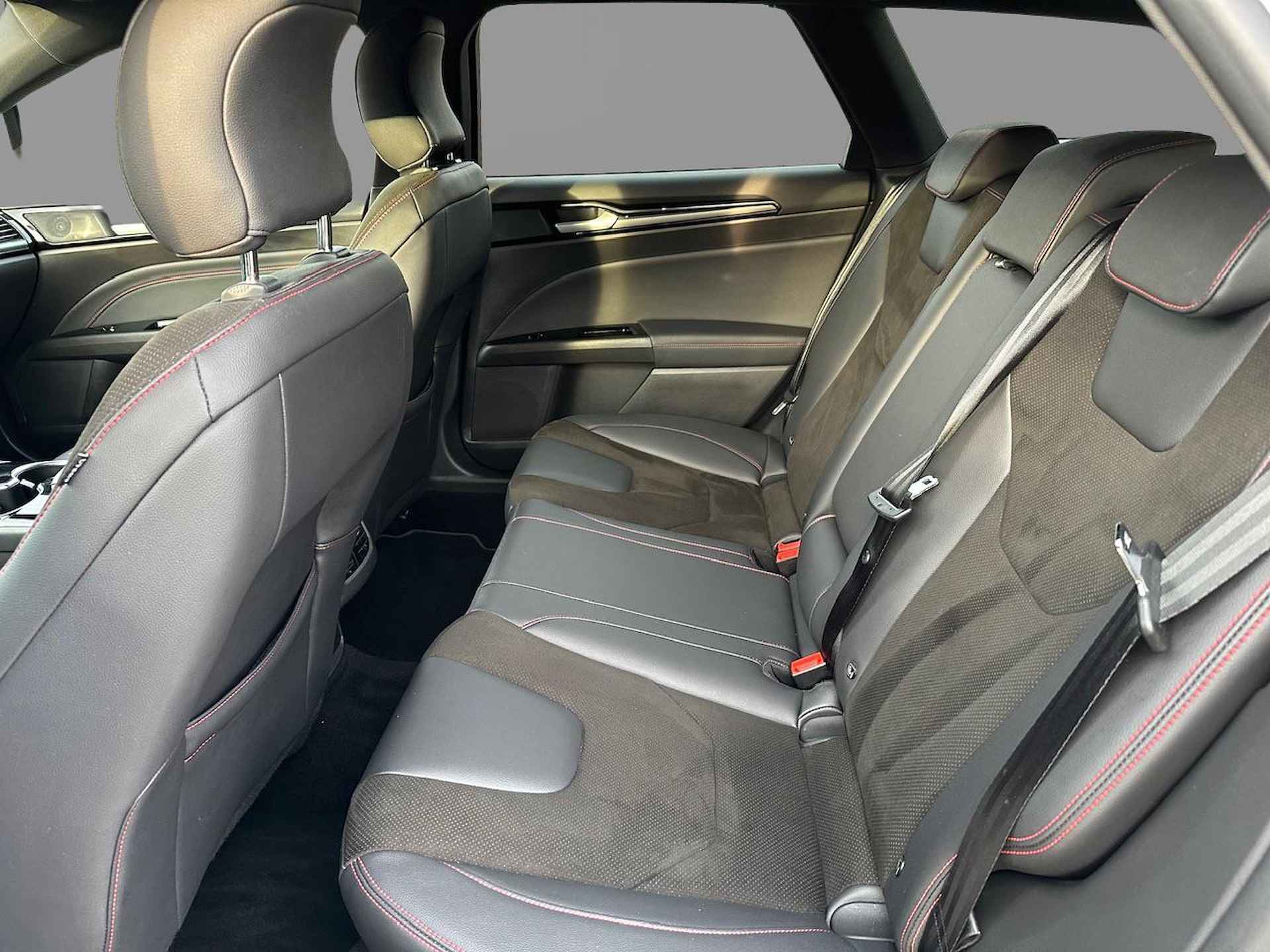 Ford Mondeo Wagon 2.0 HEV HYBRID ST-Line | Elekt. Achterklep | Elekt. Voorstoelen met geheugen | SONY Premium Audio | LED Koplampen | - 14/29