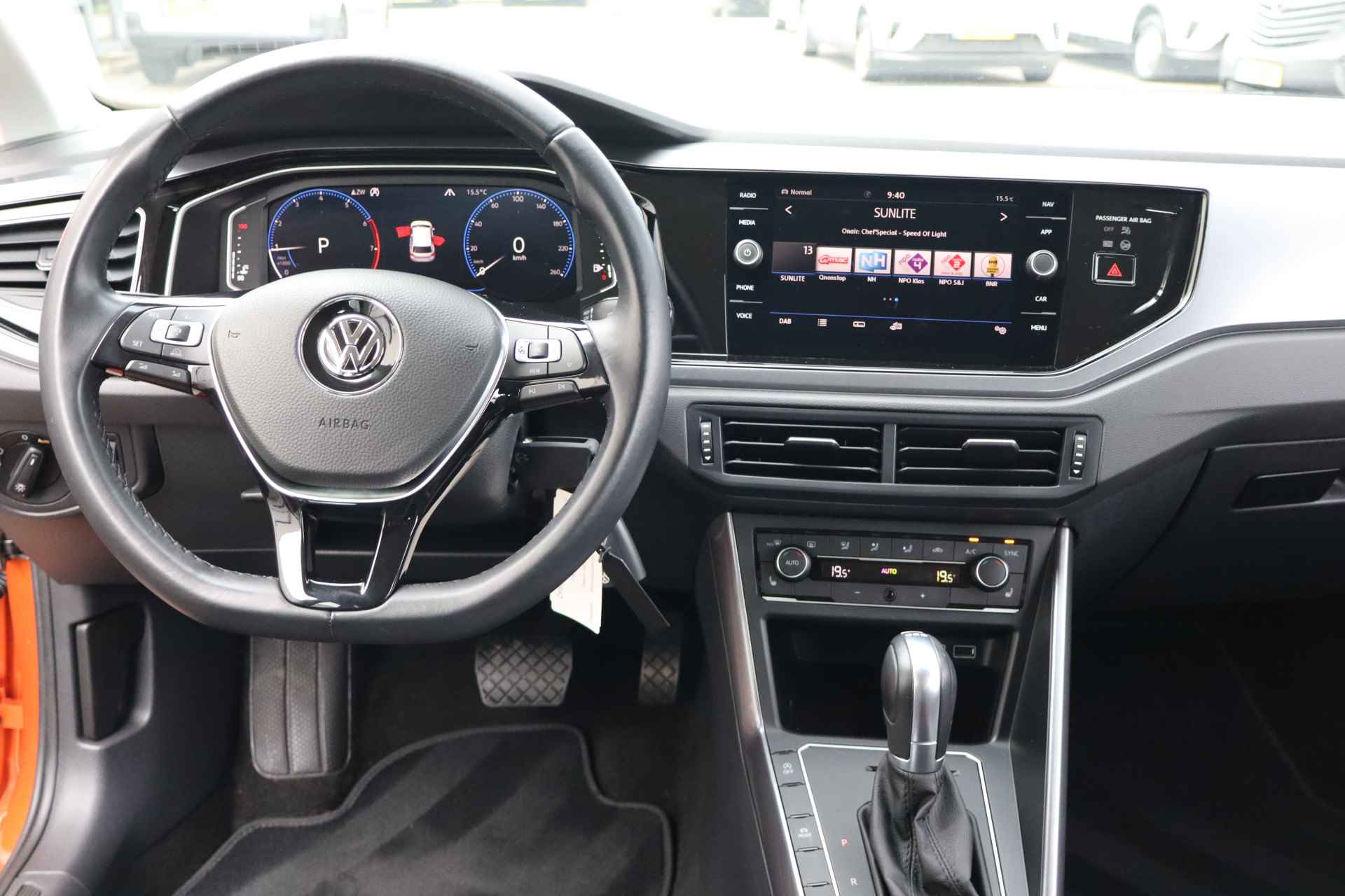 Volkswagen Polo 1.0 TSI Highline NL-Auto!! Dig.Display I Dode-Hoek I Stoelverwarming -- A.S. ZONDAG OPEN VAN 11.00 T/M 15.30 -- - 8/31