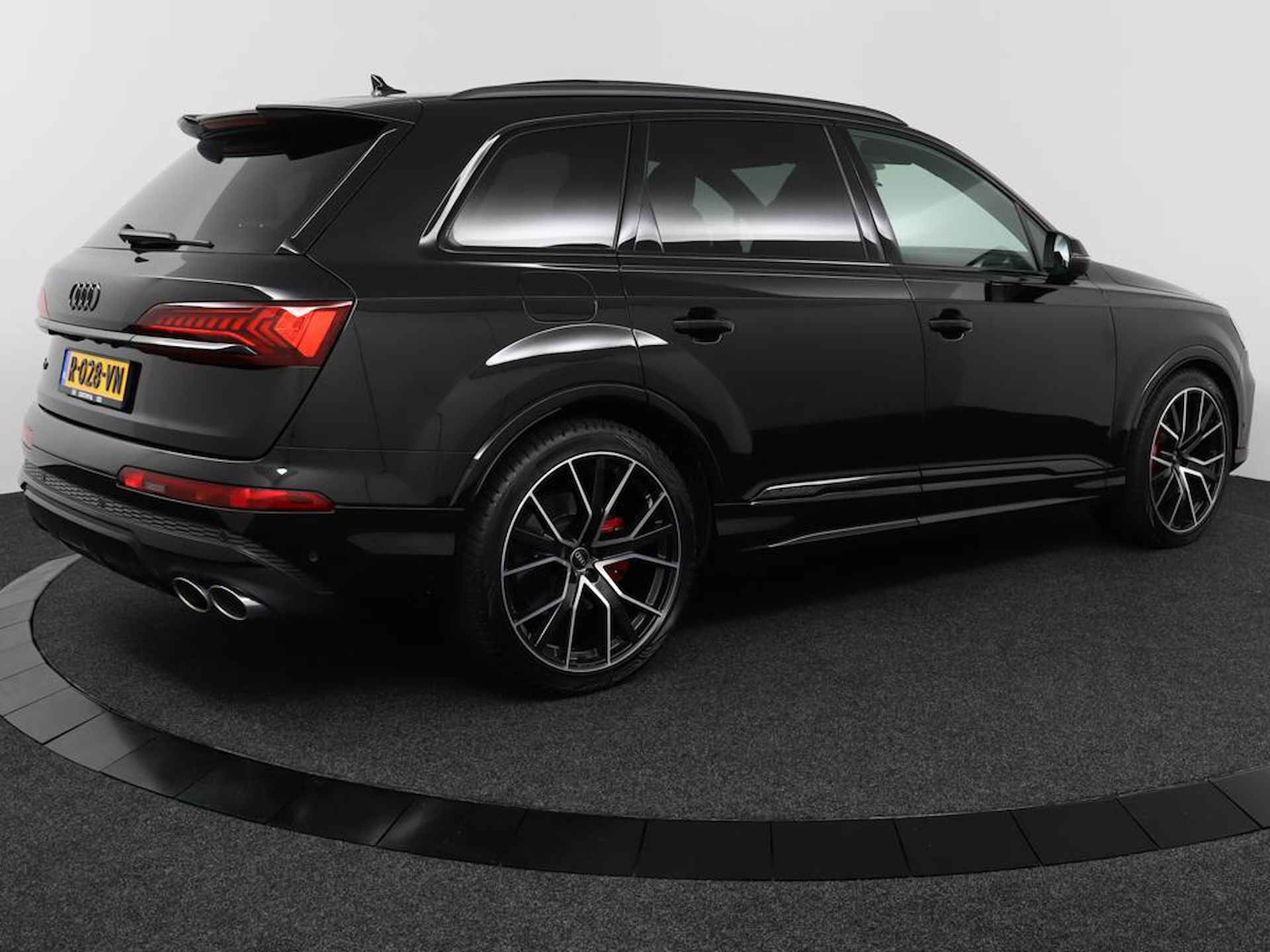 Audi SQ7 4.0 TFSi 507 pk Quattro | 7-zits | adaptive air suspension | zwart optiek | 22" - 2/59