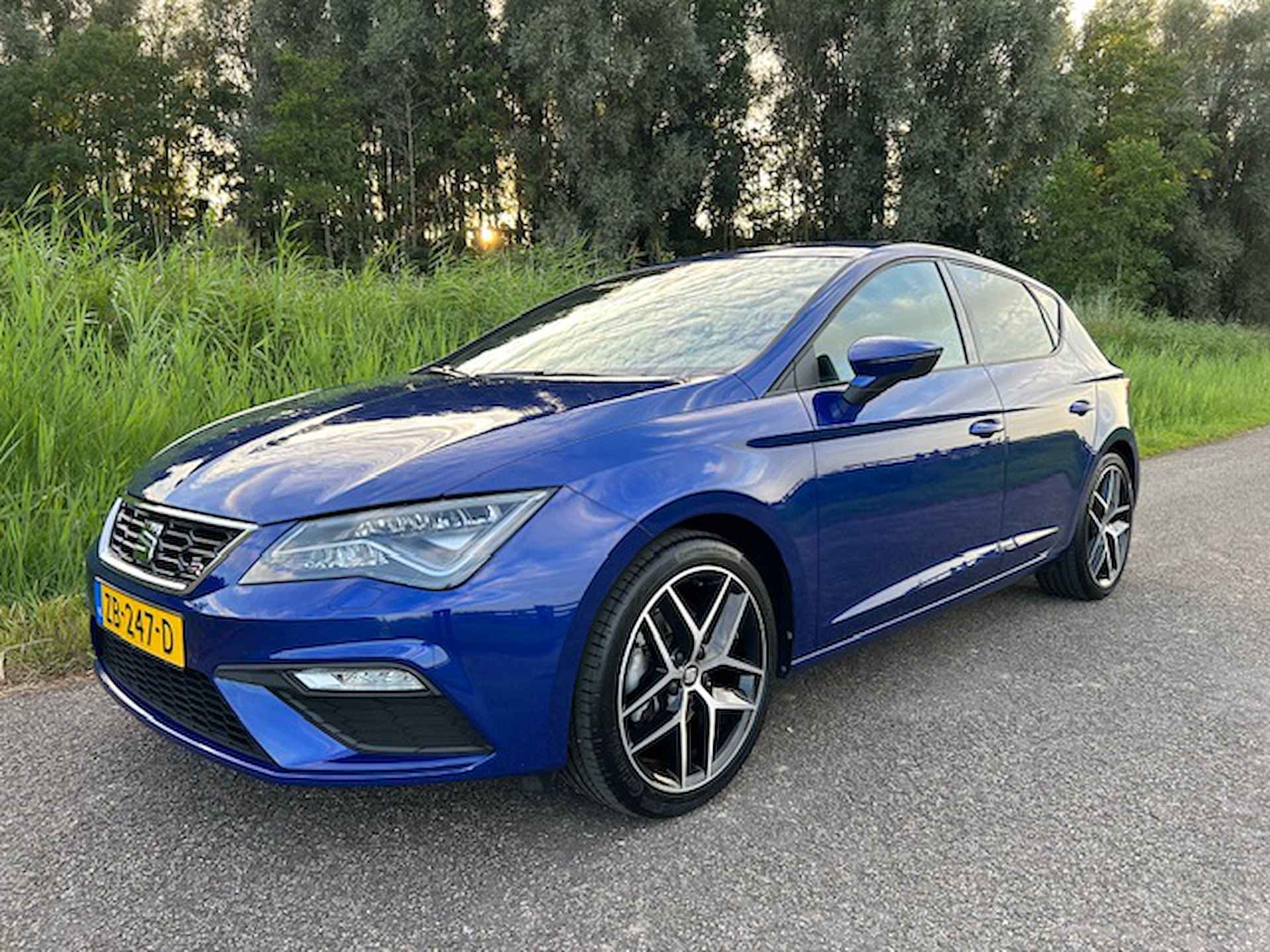 SEAT Leon 1.5 TSI 150PK FR Business Intense  Apple carplay / Android auto | Navigatie | Camera | Pdc V+A | Cruise control | Stoelverw. | NAP | Rijklaar prijs! - 3/25