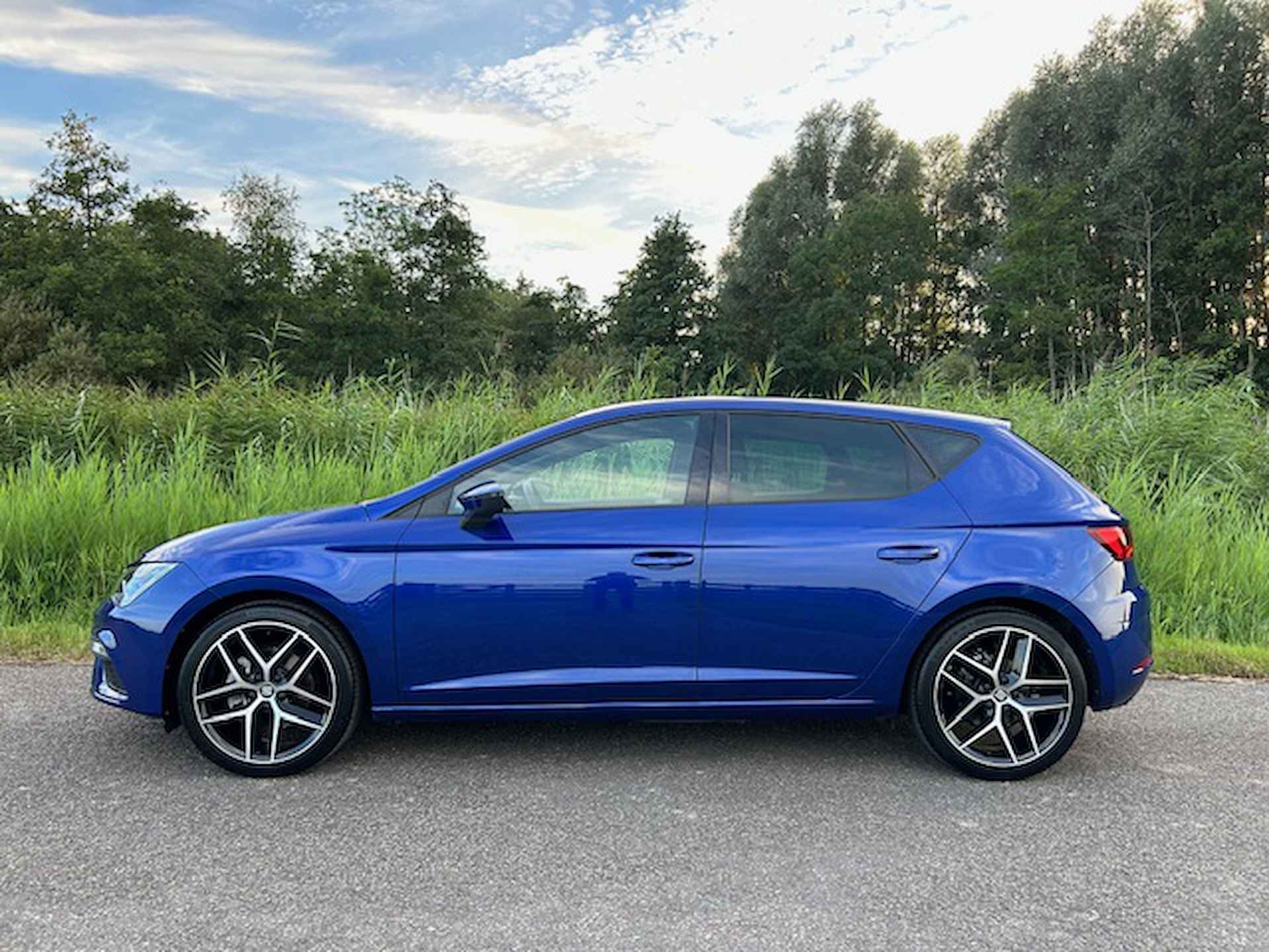 SEAT Leon 1.5 TSI 150PK FR Business Intense  Apple carplay / Android auto | Navigatie | Camera | Pdc V+A | Cruise control | Stoelverw. | NAP | Rijklaar prijs! - 4/25