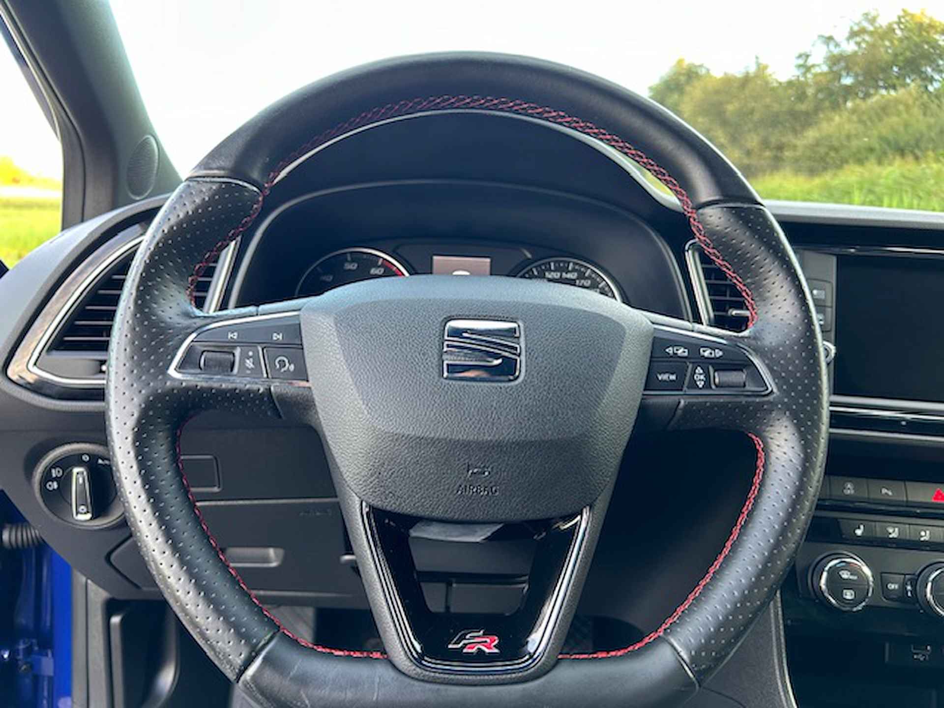 SEAT Leon 1.5 TSI 150PK FR Business Intense  Apple carplay / Android auto | Navigatie | Camera | Pdc V+A | Cruise control | Stoelverw. | NAP | Rijklaar prijs! - 18/25