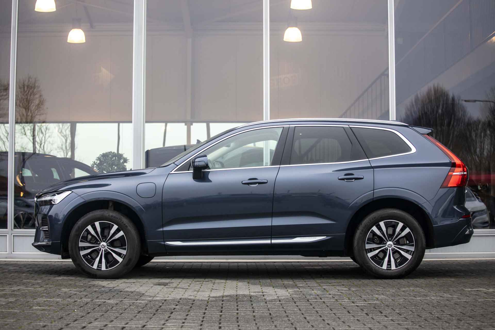 Volvo XC60 2.0 T6 Plug-in hybrid AWD Inscription | Pano | Camera | Volleder | LED - 5/42