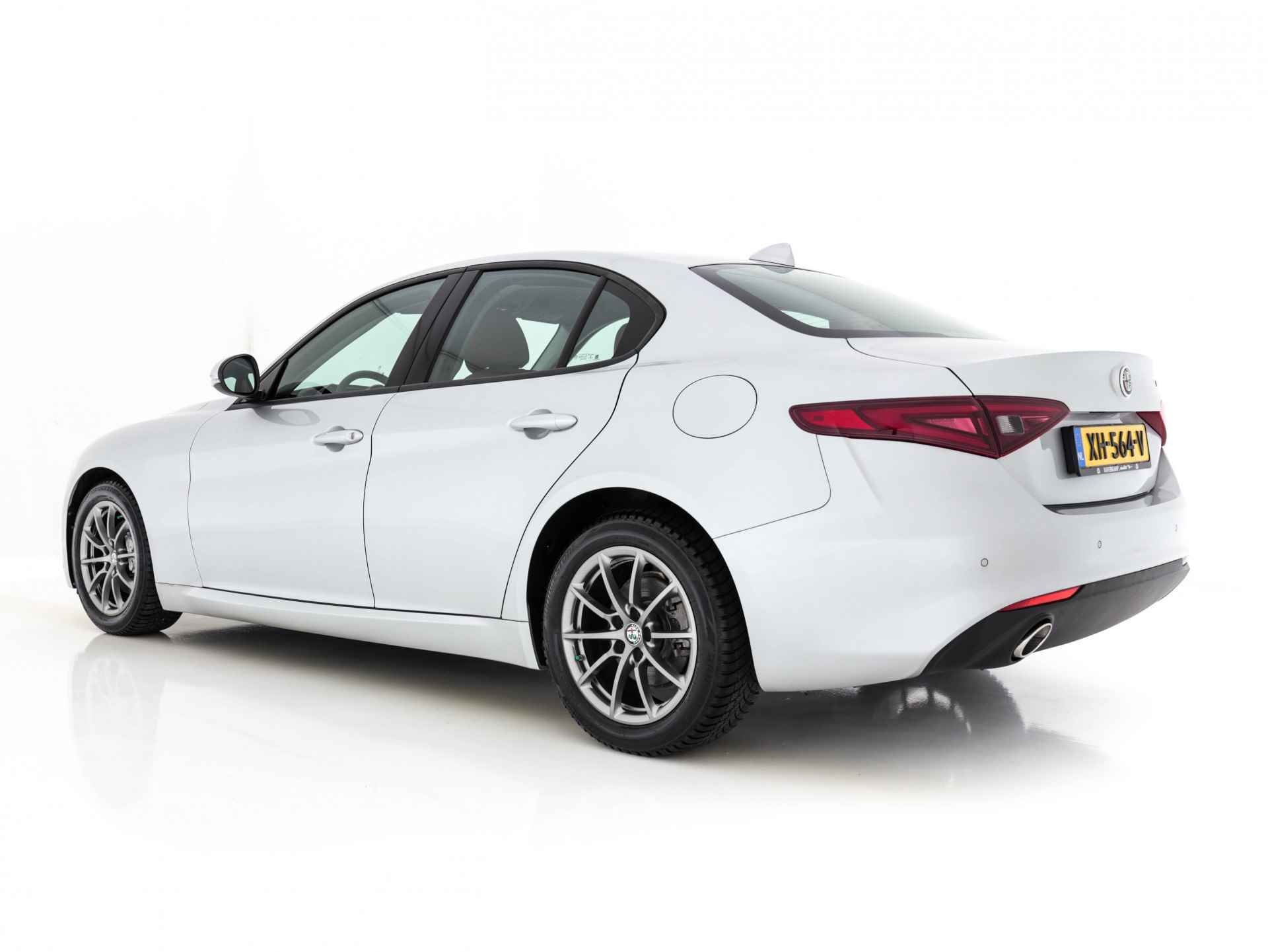 Alfa Romeo Giulia 2.2 Aut. *FULL-LED | NAVI-FULLMAP | LEATHER-MICROFIBRE | LANE-ASSIST |  ADAPTIVE-CRUISE | DAB | APP.CONNECT |  PDC | ECC | COMFORT-SEATS | 17"ALU * - 4/26