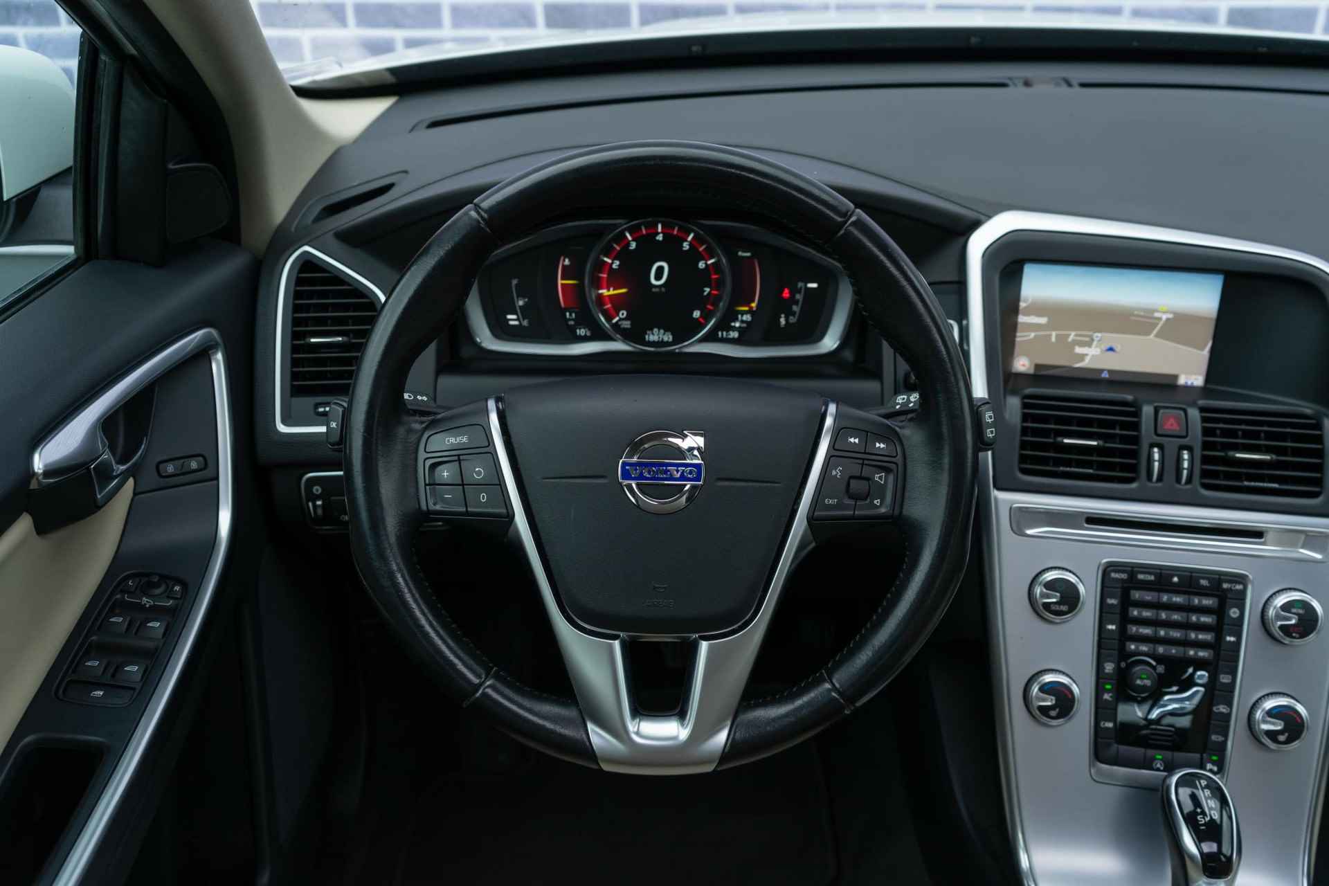 Volvo XC60 T5 FWD Polar+ | Stoelverwarming | Schuif-/Kanteldak | Trekhaak | Elek. Achterklep | Navi | DAB | Park Assist + Camera | Memory | High Performance Audio | Standkachel - 4/22