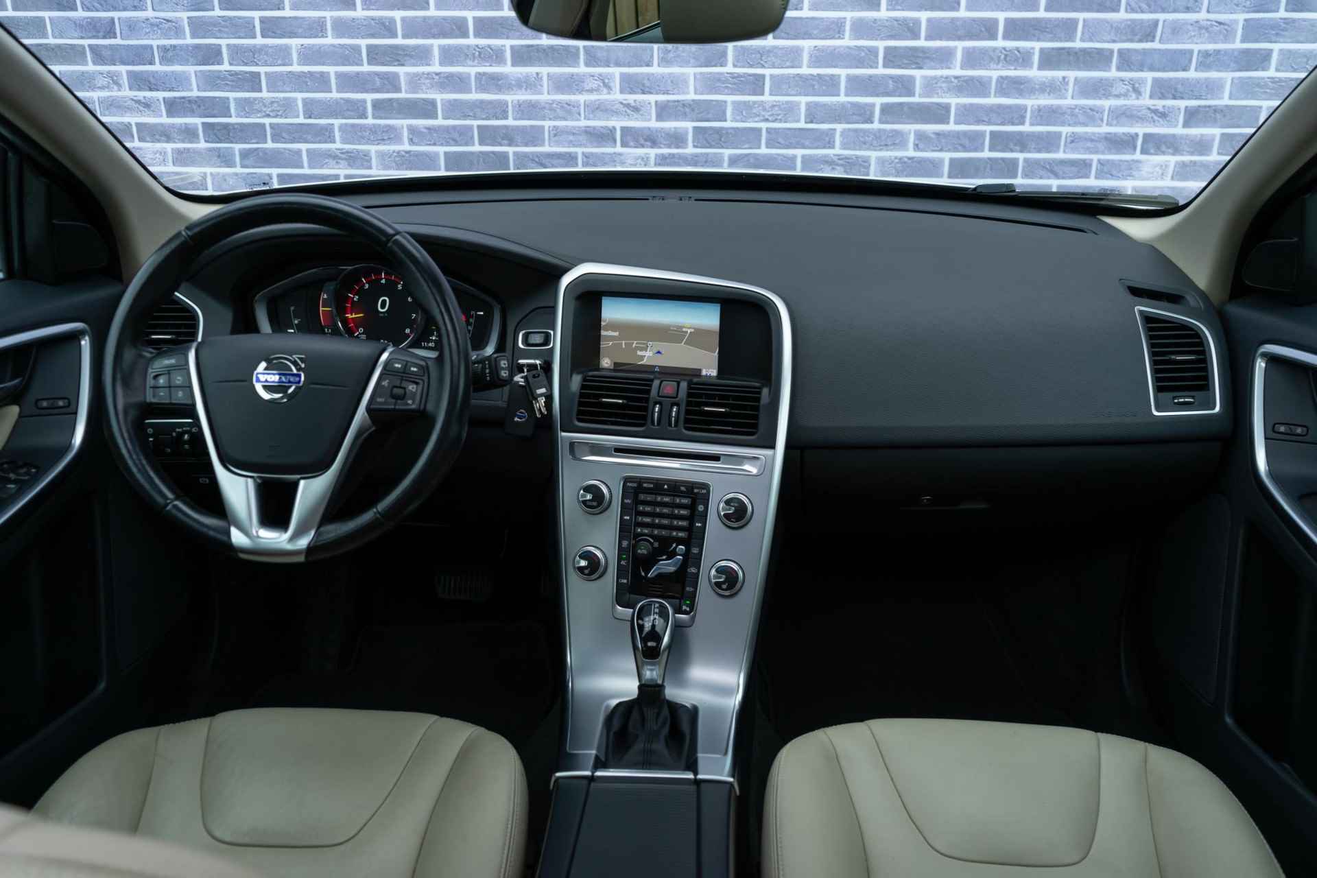 Volvo XC60 T5 FWD Polar+ | Stoelverwarming | Schuif-/Kanteldak | Trekhaak | Elek. Achterklep | Navi | DAB | Park Assist + Camera | Memory | High Performance Audio | Standkachel - 5/22