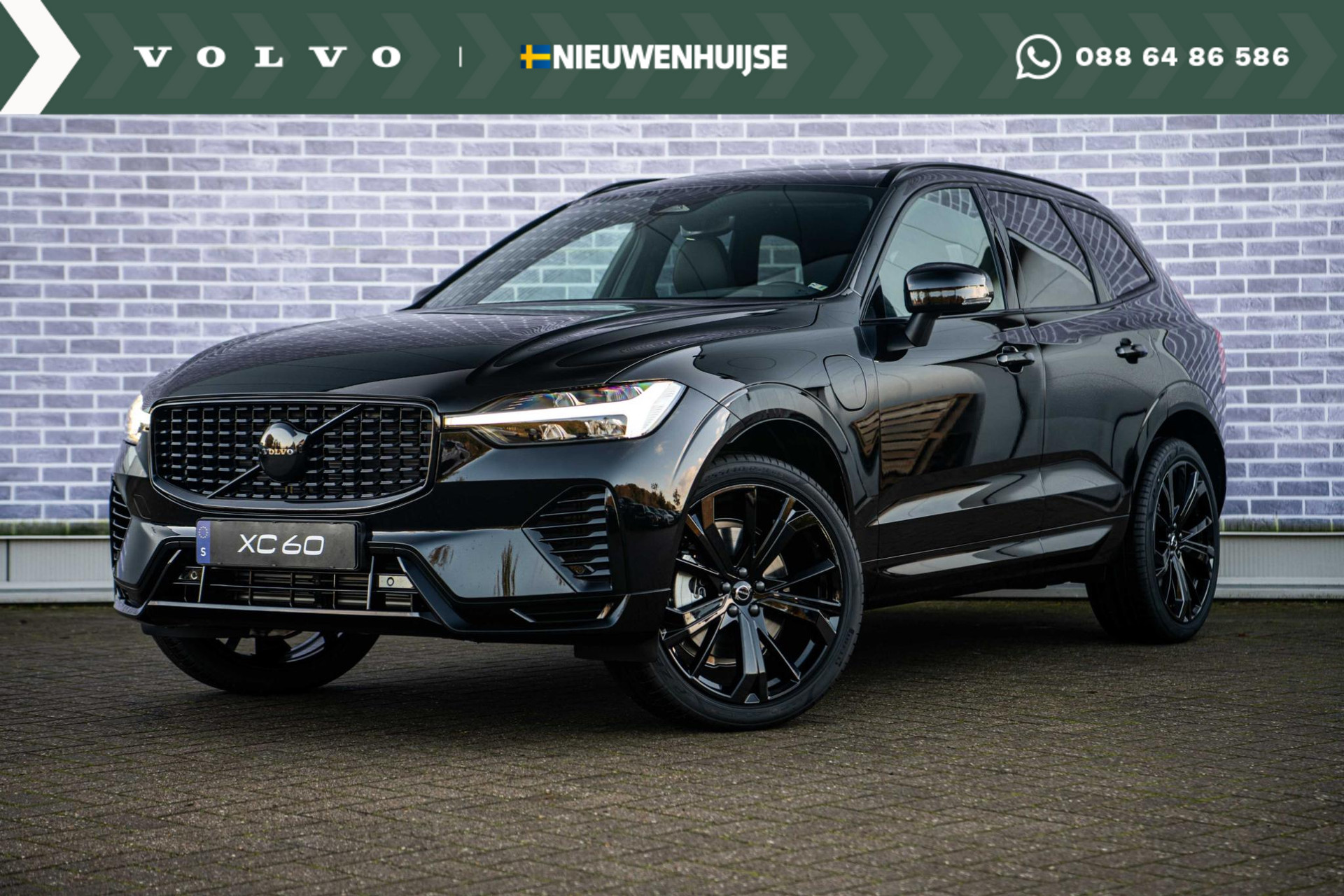 Volvo XC60 2.0 Recharge T6 AWD Plus Black Edition | Uit Voorraad Leverbaar l Harman Kardon l Power Seats l Driver Assist l Donker Glas l