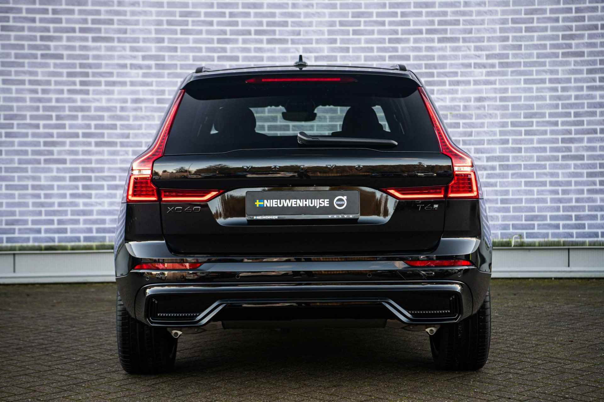 Volvo XC60 2.0 Recharge T6 AWD Plus Black Edition | Uit Voorraad Leverbaar l Harman Kardon l Power Seats l Driver Assist l Donker Glas l - 10/38