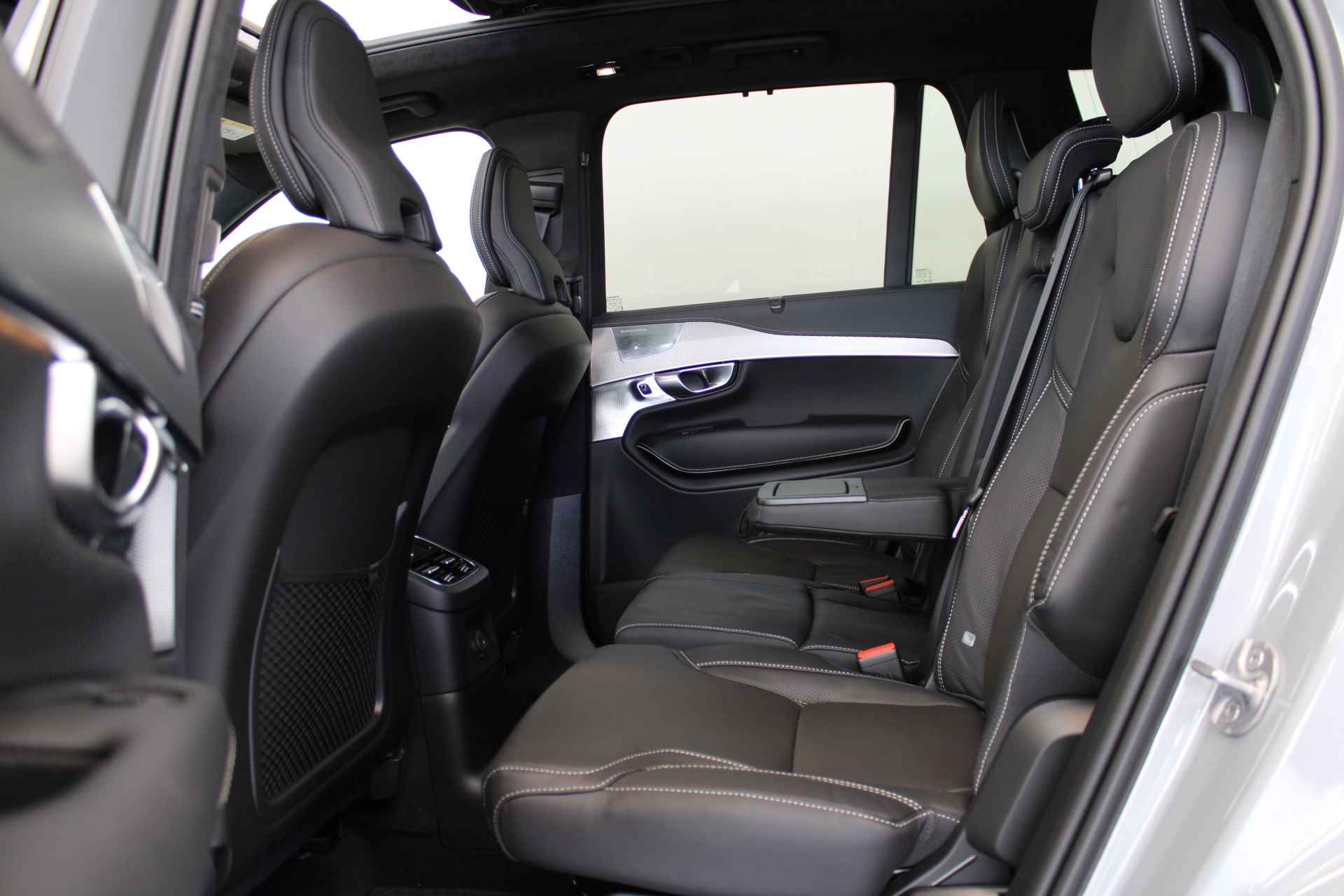 Volvo XC90 T8 455PK Ultra Dark | Full Option | HEICO | Selected Luchtvering | B&W Audio | Iso glas - 20/92