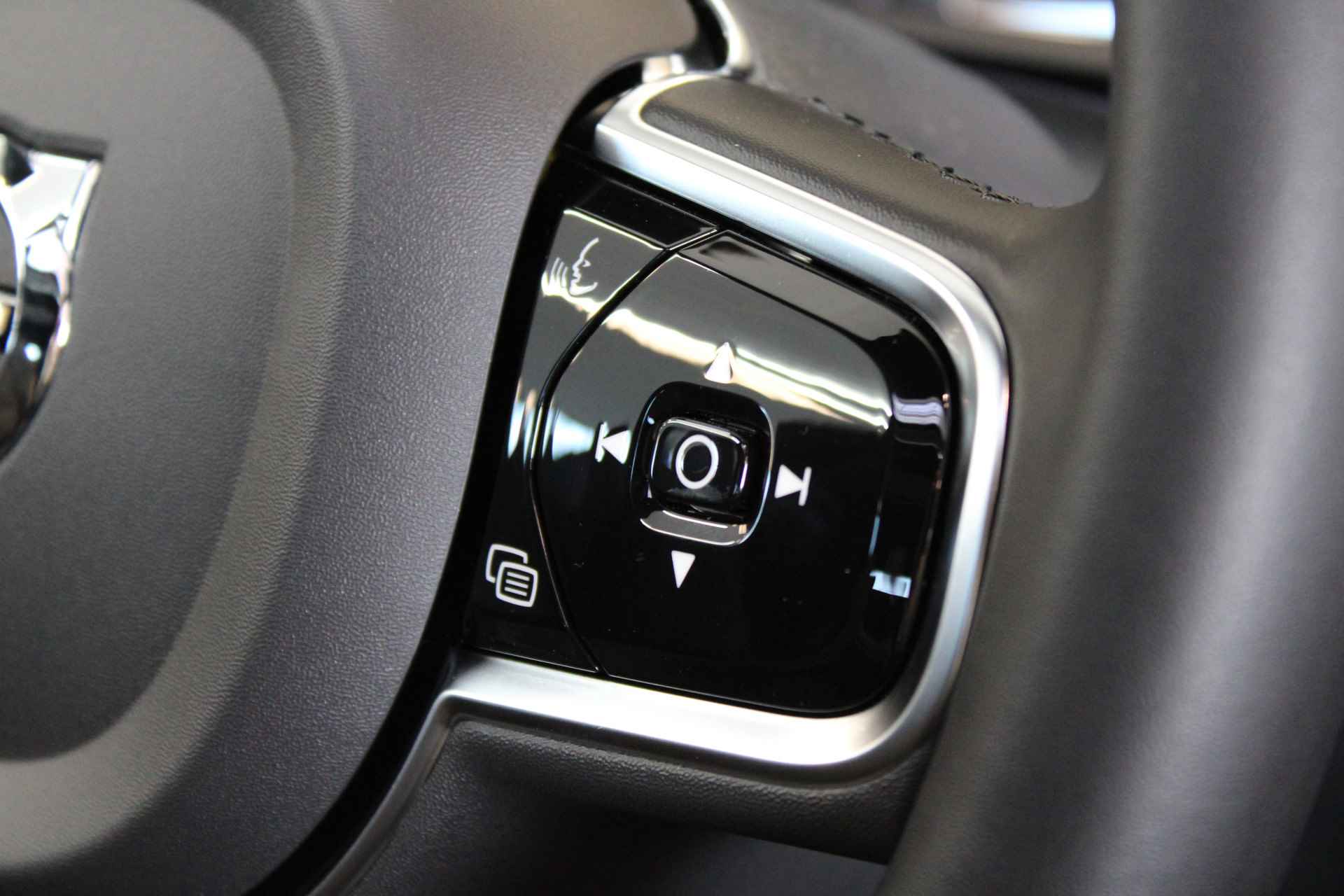 Volvo XC90 T8 455PK Ultra Dark | Full Option | HEICO | Selected Luchtvering | B&W Audio | Iso glas - 47/92