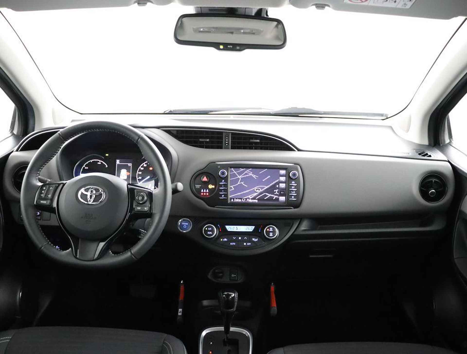 Toyota Yaris 1.5 Hybrid Executive | Navigatie | Climate control | Cruise control | - 4/50