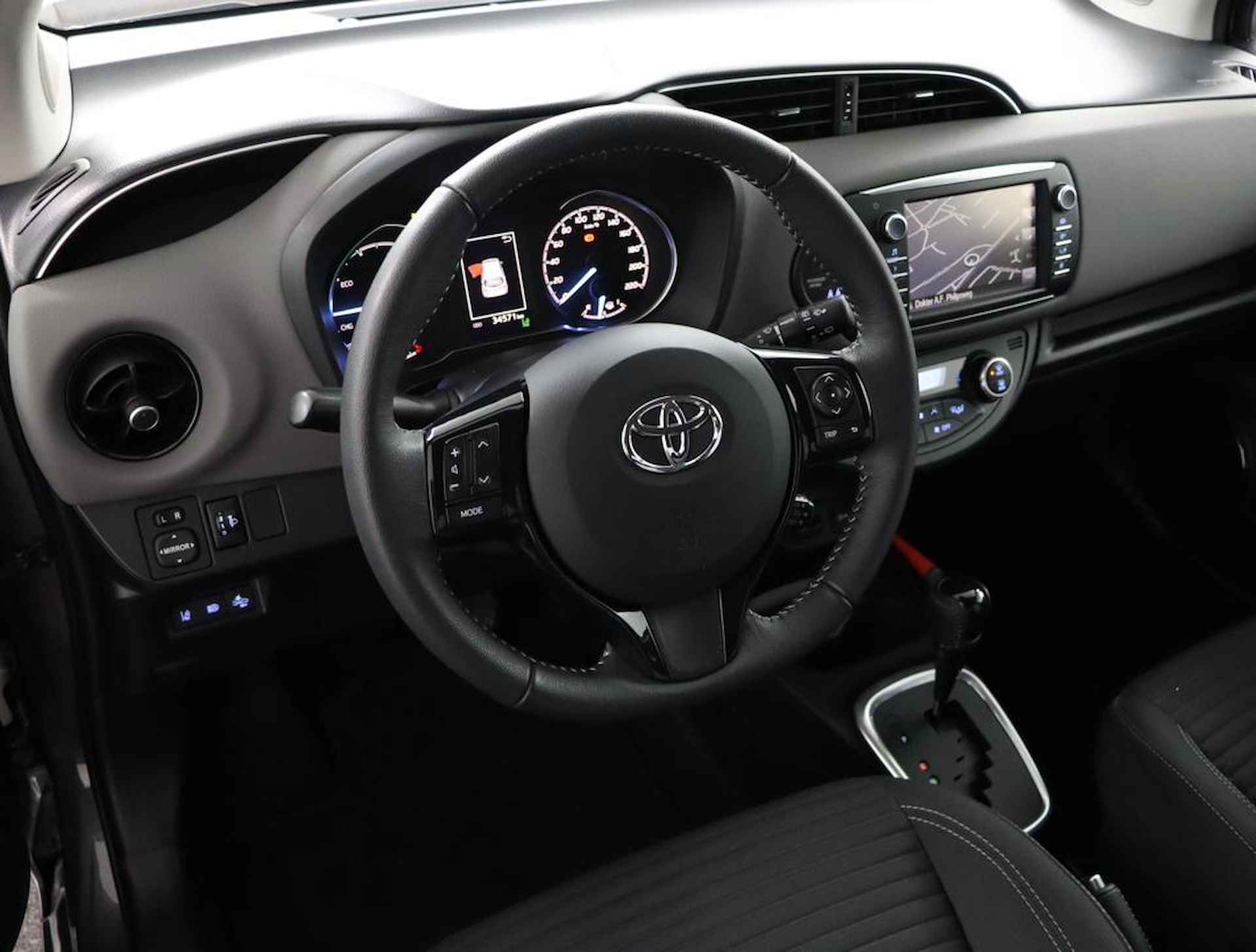 Toyota Yaris 1.5 Hybrid Executive | Navigatie | Climate control | Cruise control | - 43/50