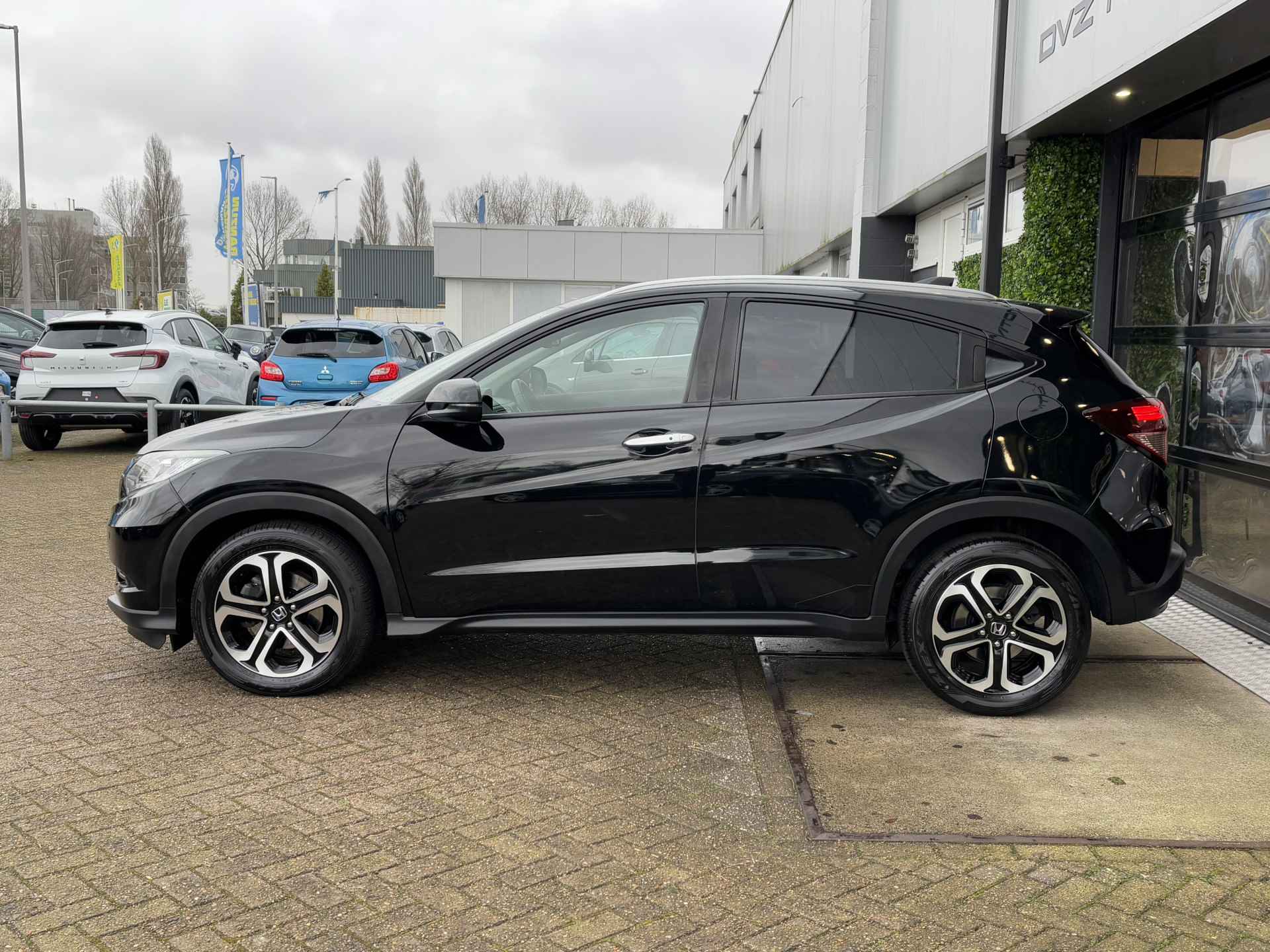 Honda HR-V 1.5 i-VTEC Executive | Pano | Camera | Winter Pack - 9/40