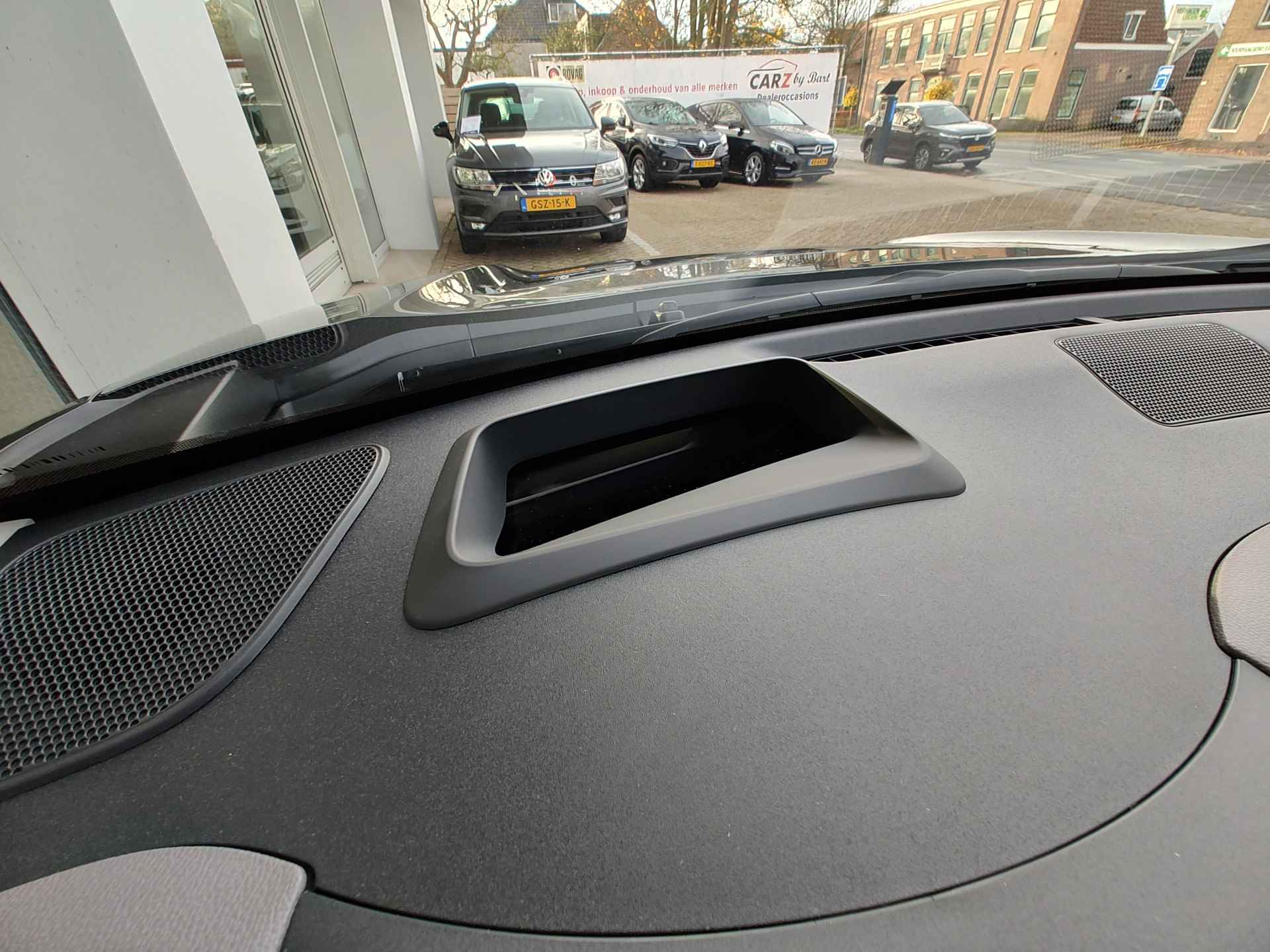 Toyota Yaris Cross 1.5 HYBRID EXECUTIVE Keyless | Dodehoeksens. | JBL | Panoramadak - 34/42