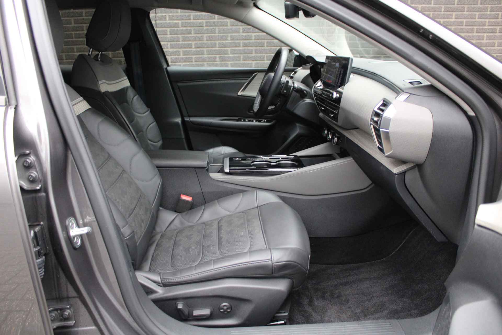 Citroën C5 X 1.2 PureTech Business Plus Automaat, luxe lederen bekleding, 19"inch LM velgen, verw. Voorruit - 28/35