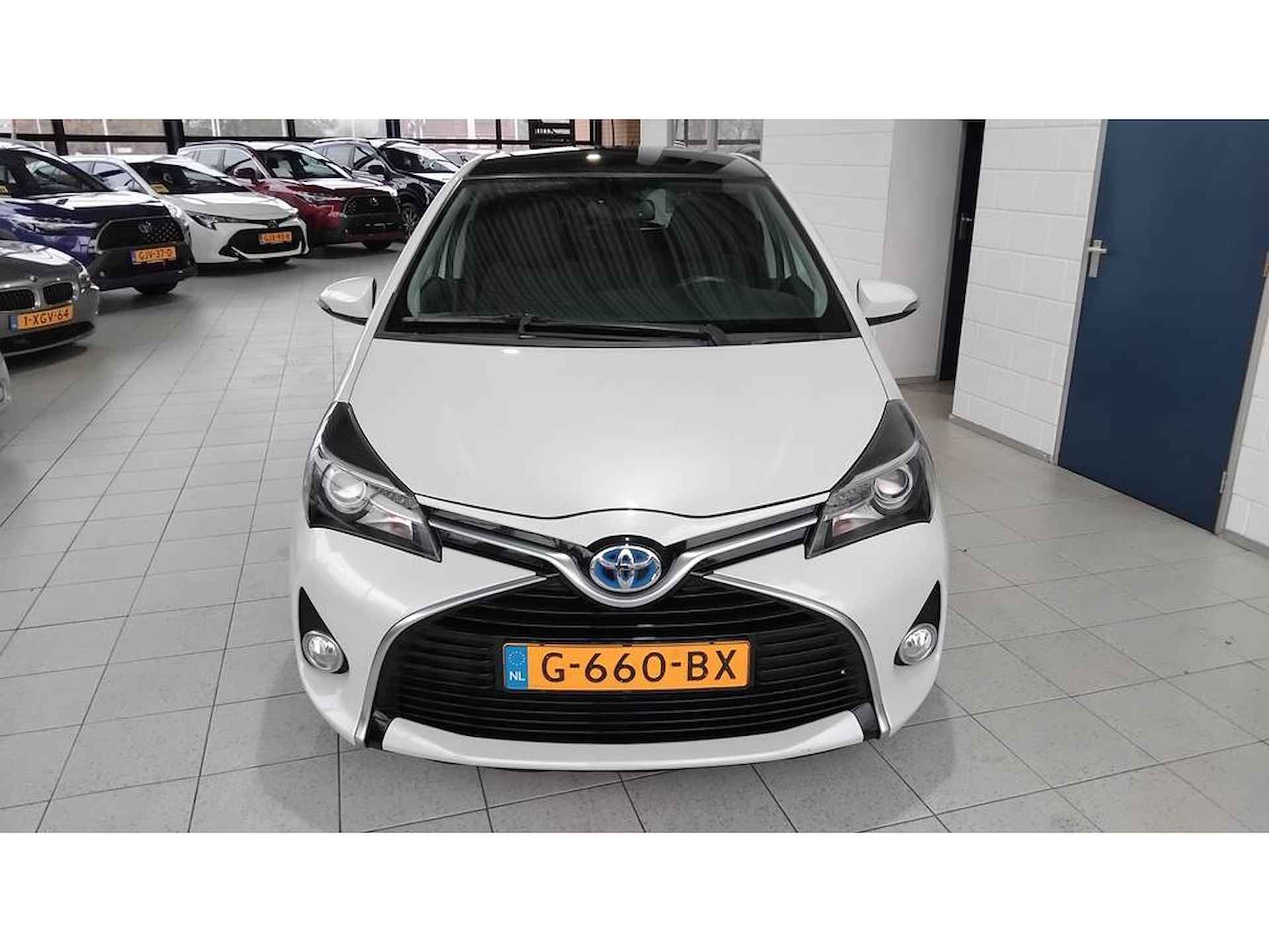 Toyota Yaris 1.5 Hybrid Dynamic Panorama Navi Keyless - 5/27