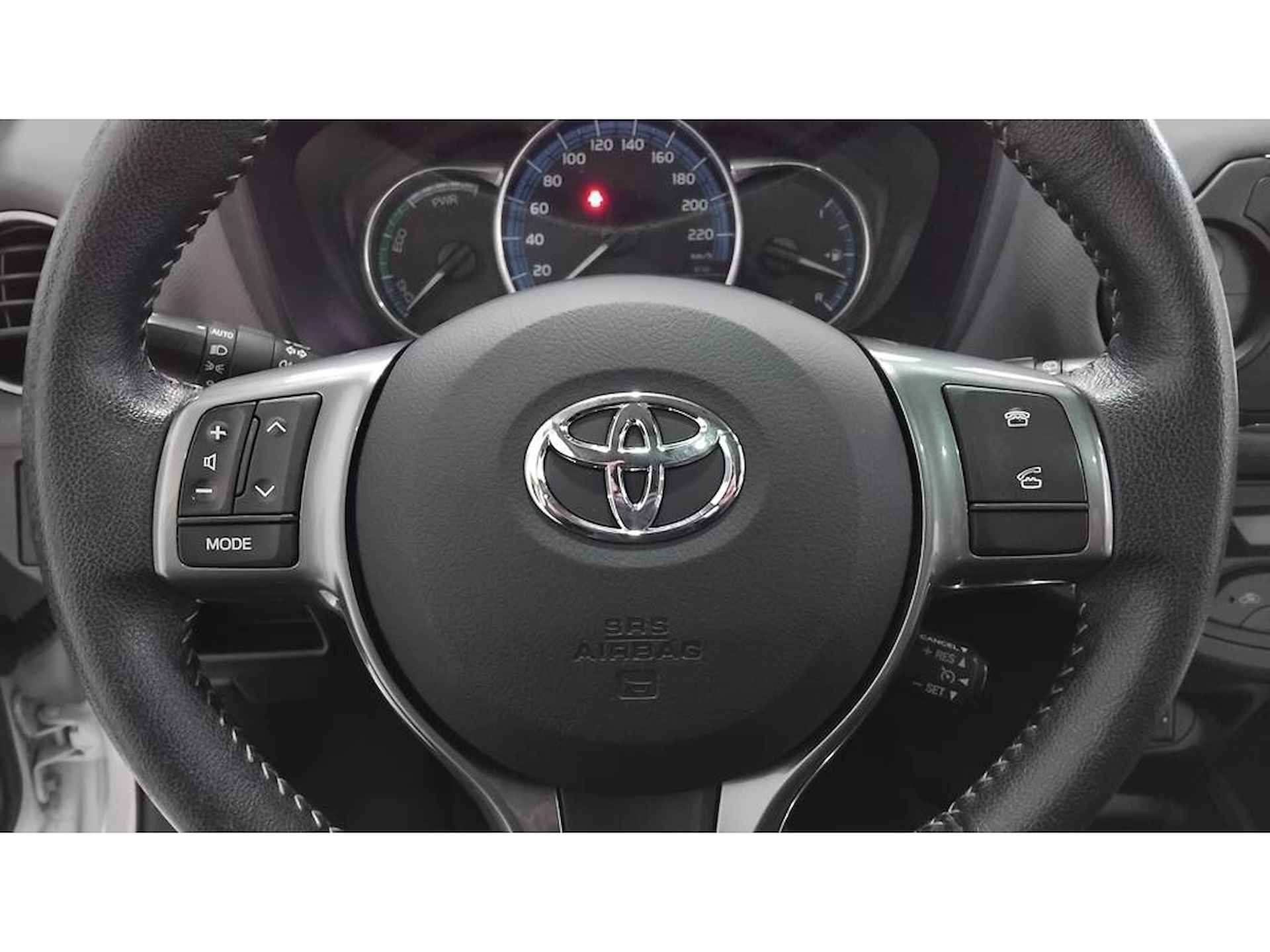 Toyota Yaris 1.5 Hybrid Dynamic Panorama Navi Keyless - 11/27