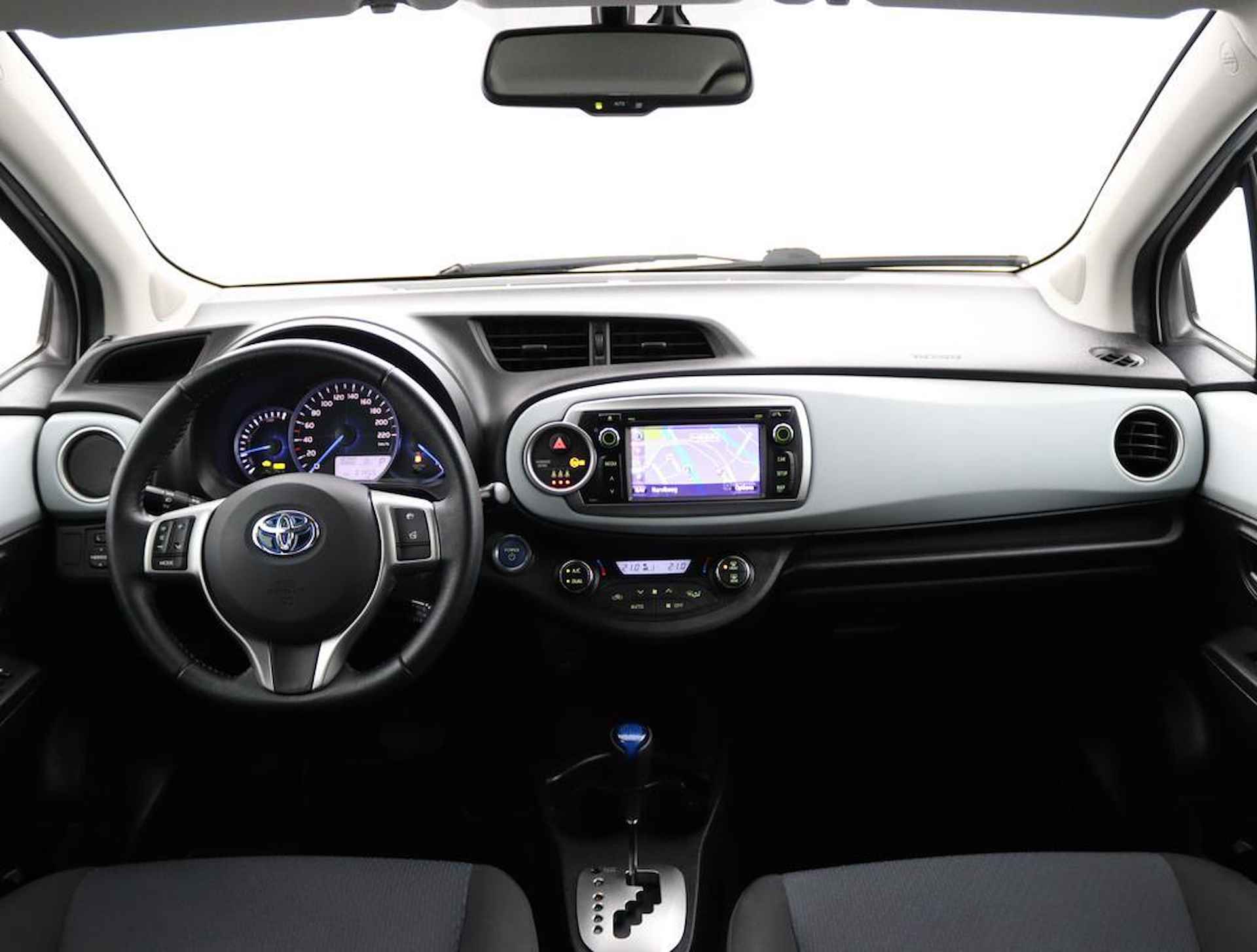 Toyota Yaris 1.5 Full Hybrid Aspiration | Climate control | Parkeercamera | Keyless entry en start | Lichtmetalen velgen | - 4/55