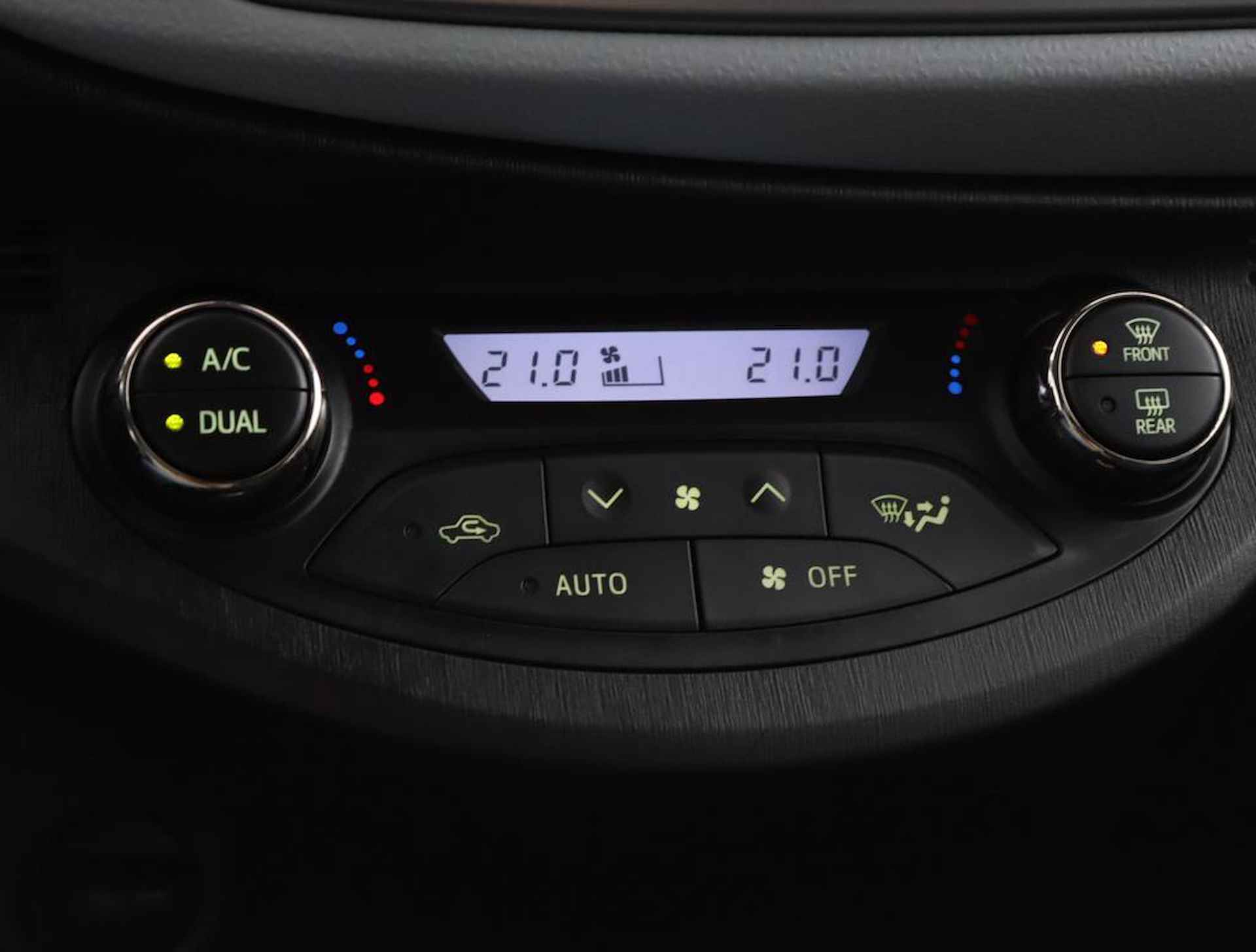 Toyota Yaris 1.5 Full Hybrid Aspiration | Climate control | Parkeercamera | Keyless entry en start | Lichtmetalen velgen | - 7/55