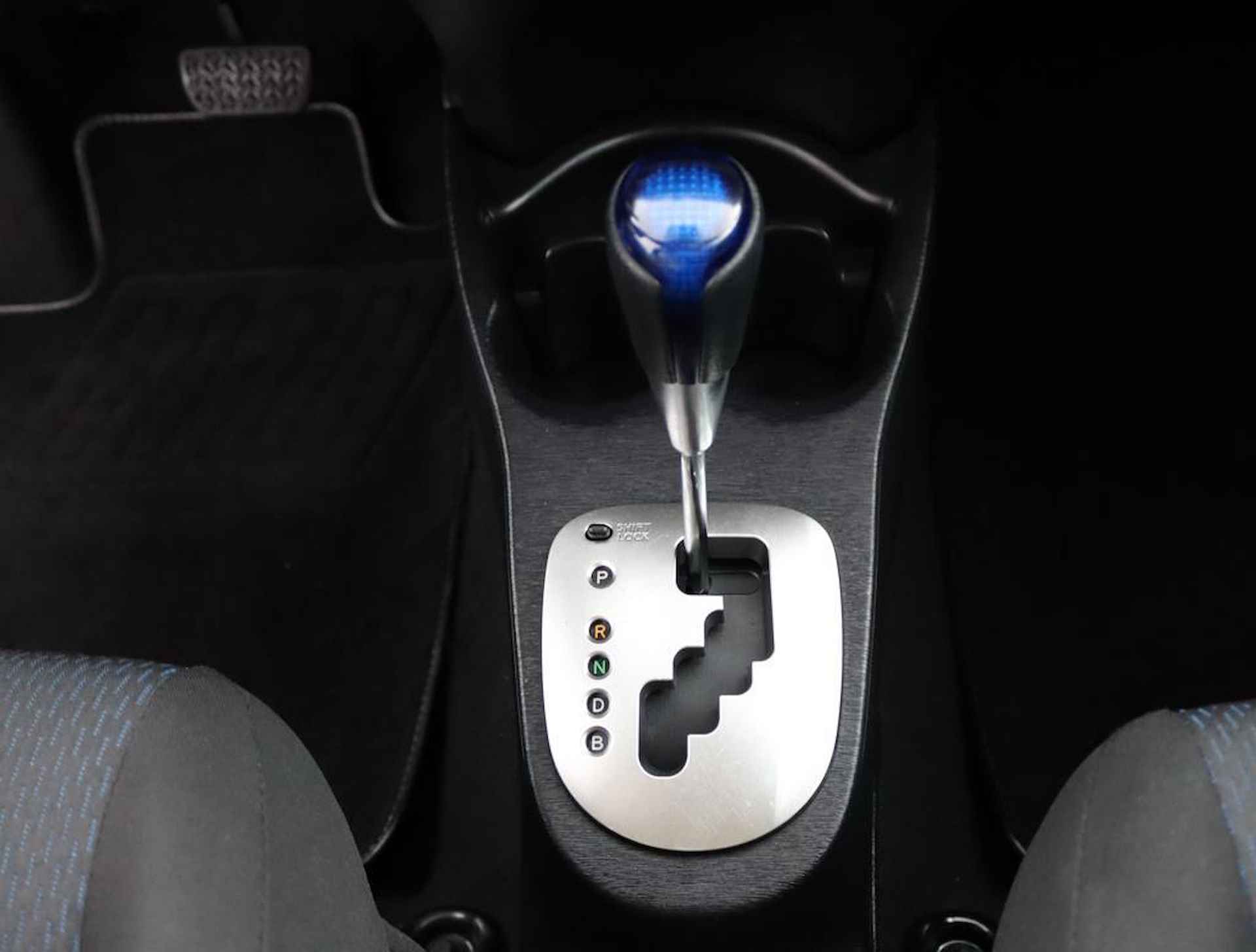 Toyota Yaris 1.5 Full Hybrid Aspiration | Climate control | Parkeercamera | Keyless entry en start | Lichtmetalen velgen | - 49/55