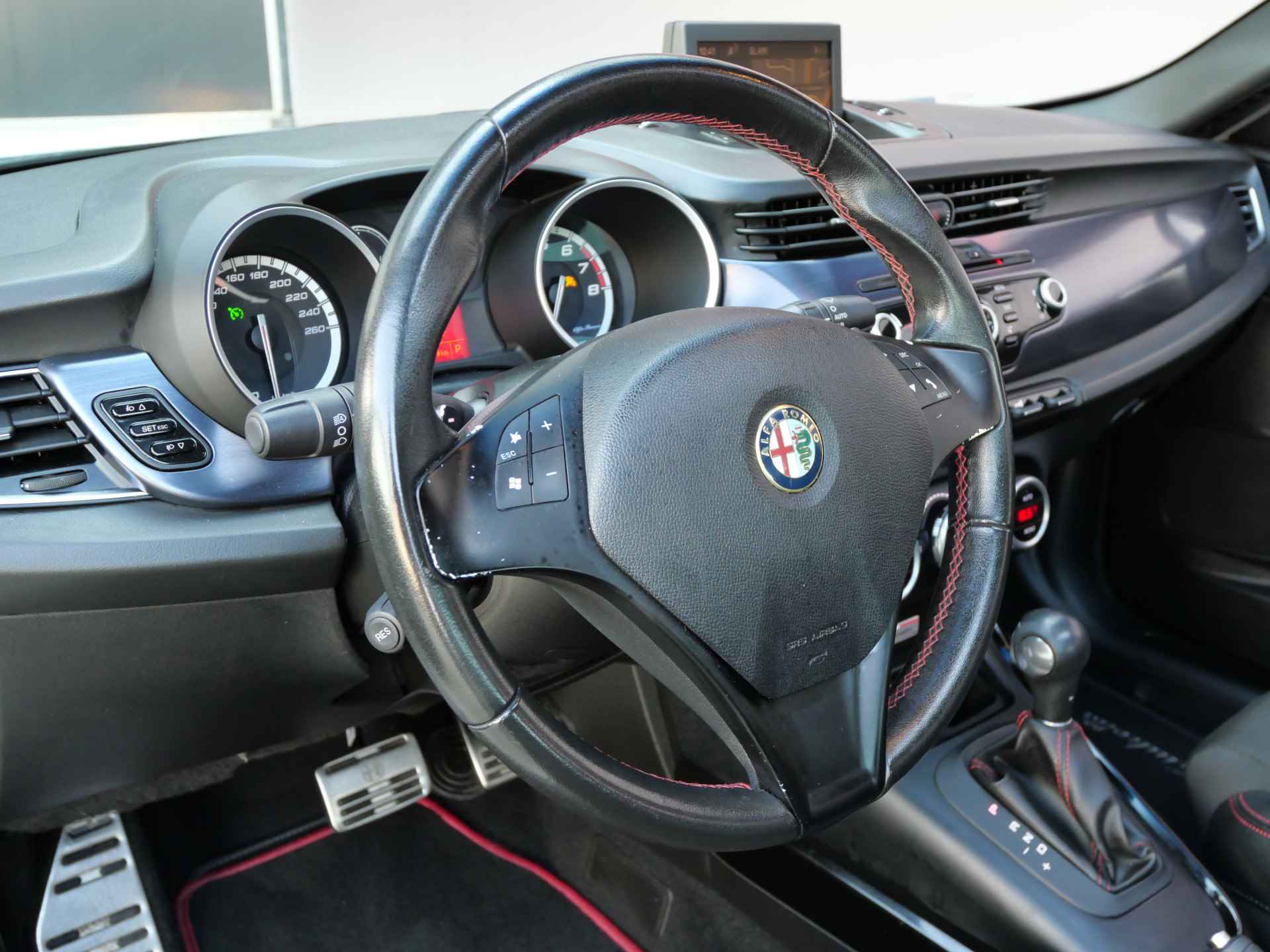 Alfa Romeo Giulietta 1.4T BUSINESS EXECUTIVE | AUTOMAAT | PANORAMADAK | TREKHAAK | CRUISE | RIEM V.V. - 13/24