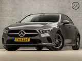 Mercedes-Benz A-Klasse 200 Advantage Sport 164Pk (APPLE CARPLAY, GROOT NAVI, WIDESCREEN, CAMERA, LEDER, GETINT GLAS, SPORTSTOELEN, PARKEERSENSOREN, LED KOPLAMPEN, CRUISE, ZWART HEMEL, NIEUWSTAAT)