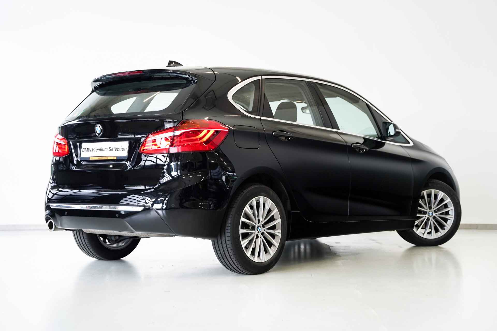 BMW 2 Serie Active Tourer 218i Executive Luxury Line Aut. - 2/28