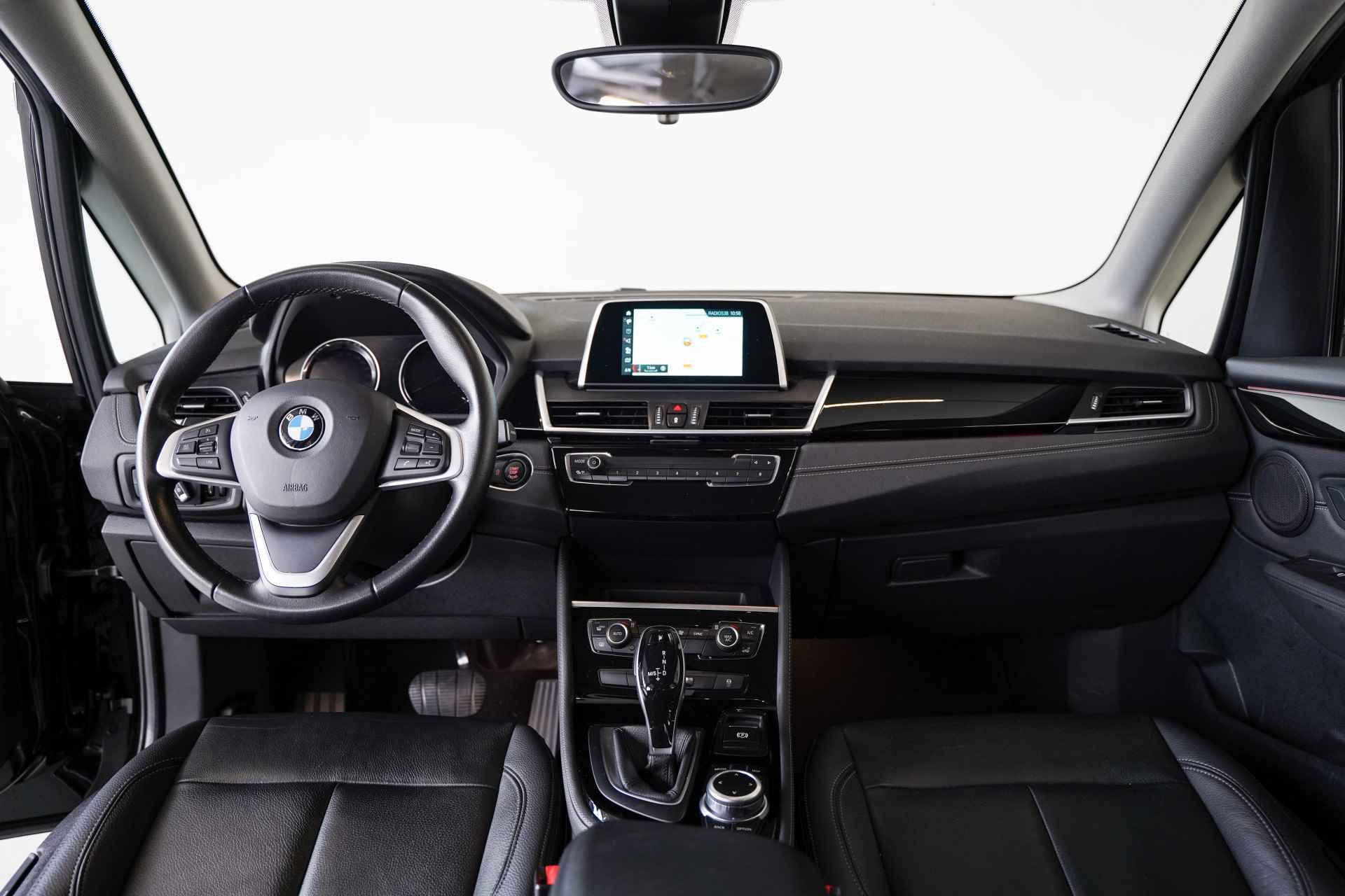 BMW 2 Serie Active Tourer 218i Executive Luxury Line Aut. - 3/28