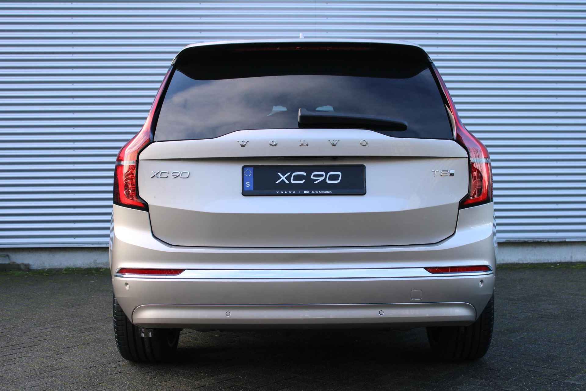 Volvo XC90 T8 Plug-in Hybrid AWD Ultra Bright | Matrix LED Koplampen | Actieve Luchtvering Met FOUR-C | Bowers & Wilkins Audiosysteem | Nappaleer Met Ventilatie | Massagefunctie Voorstoelen | 4-Zone Electronic Climate Control | Volvo Guard Alarm | Panoramisch Schuif-/Kanteldak | Grafisch Head-up Display | Gelamineerde Zijruiten Rondom | Extra Getint Glas Achter | 22" Lichtmetalen Velgen | Adaptieve Cruise Control Met Pilot Assist - 6/42