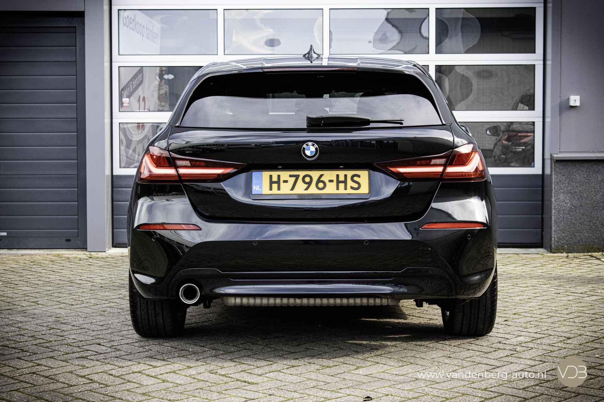 BMW 1-serie 118i AUT Executive Edition LED VIRTUAL Origineel NL - 4/14