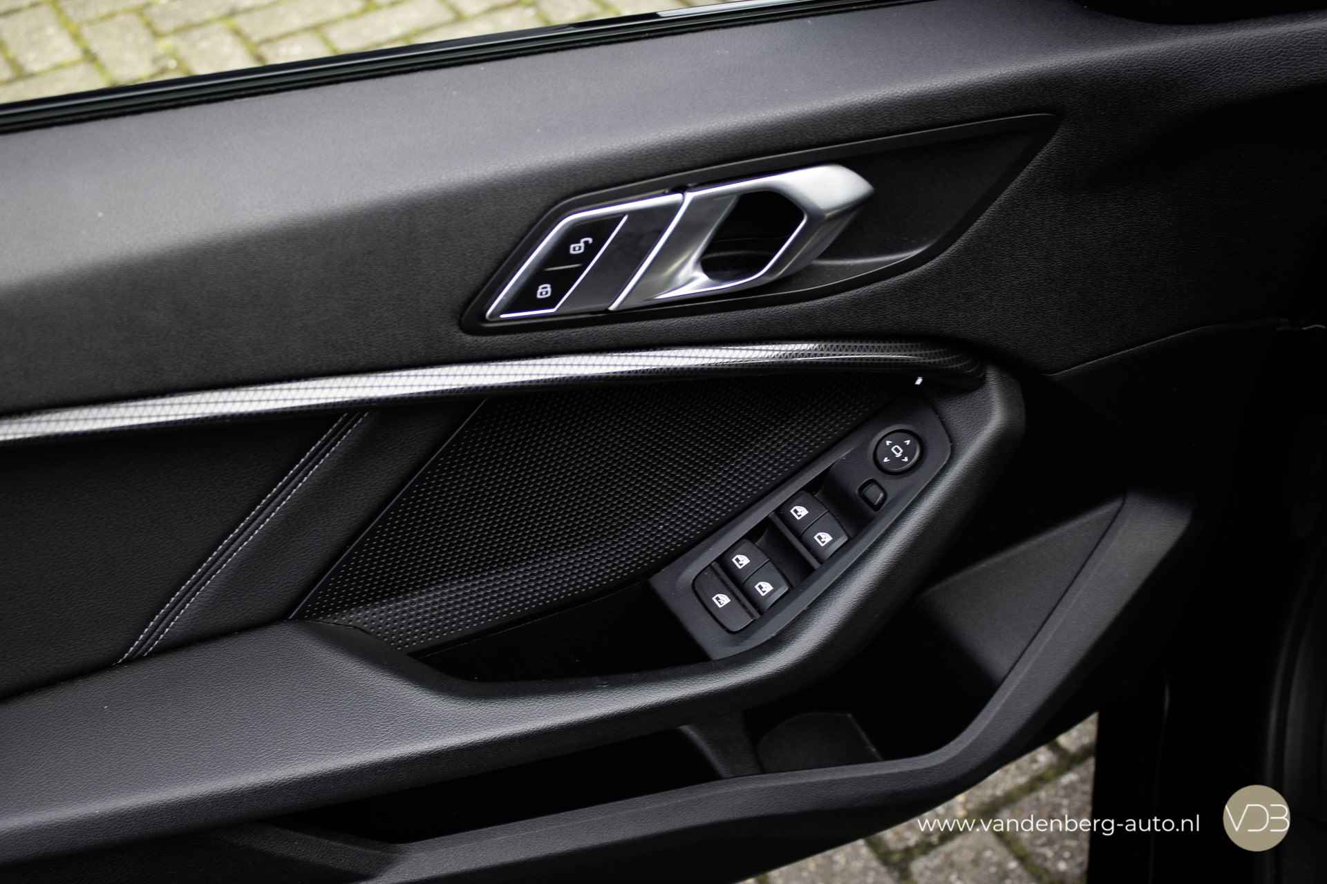 BMW 1-serie 118i AUT Executive Edition LED VIRTUAL Origineel NL - 7/14