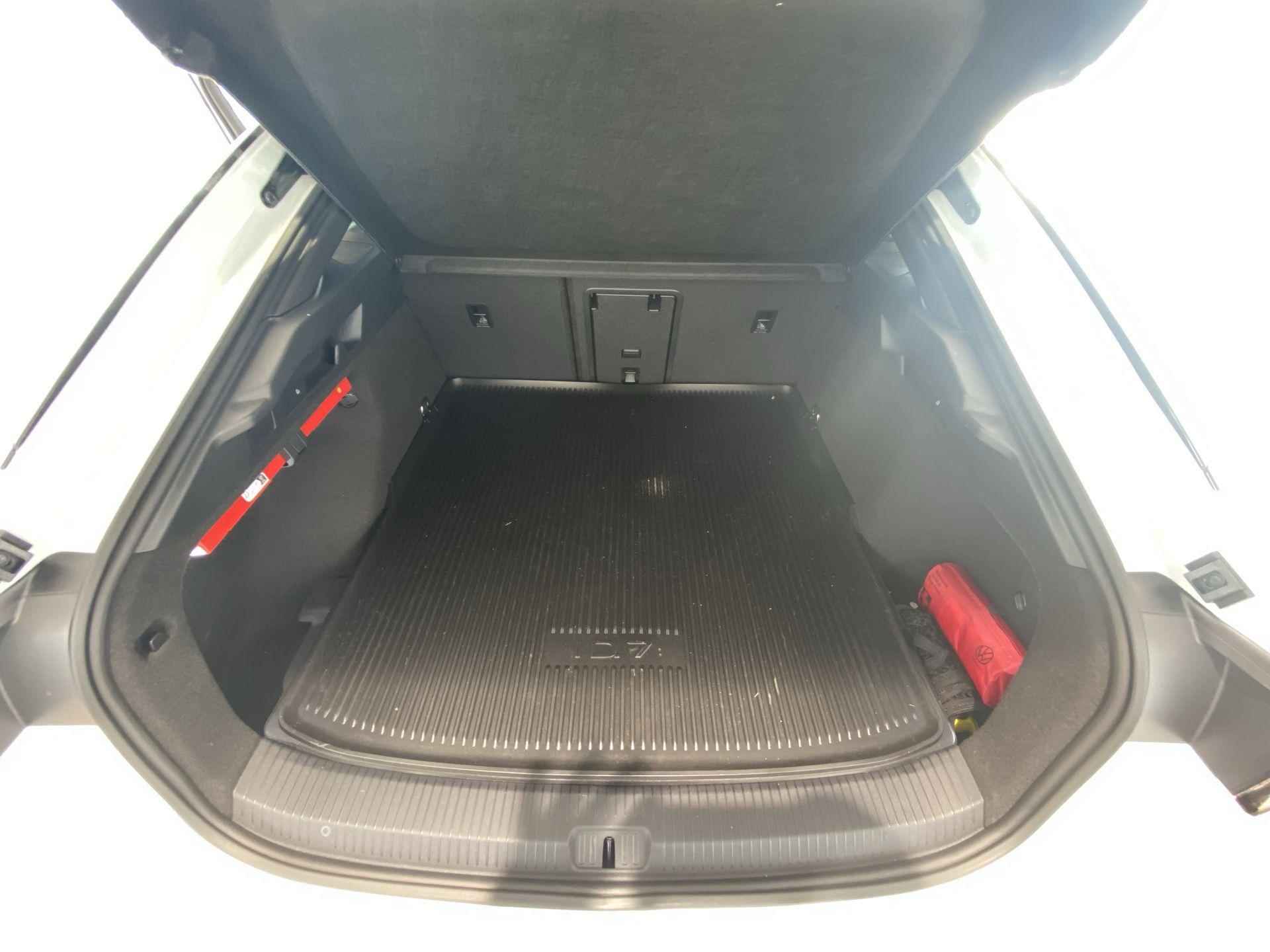 Volkswagen ID.7 Pro Business 77 kWh accu, 210 kW / 286 pk Electr. aandrijving · Oplaadkabel 230V · Interieur pakket plus · Warmtepomp voor actieradiusoptimalisatie · Velgen 'montreal', 20 inch lichtmetaal - 23/24