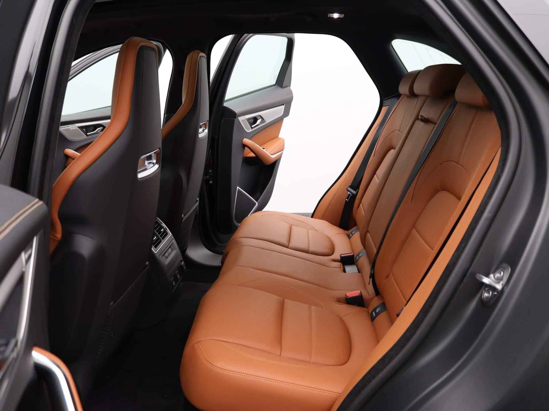 Jaguar F-PACE 3.0 P400 6 cilinder MHEV R-Dynamic SE | NP Eur €136.412,- | MHEV | Performance Seats | Vintage Tan | Meridian - 13/51