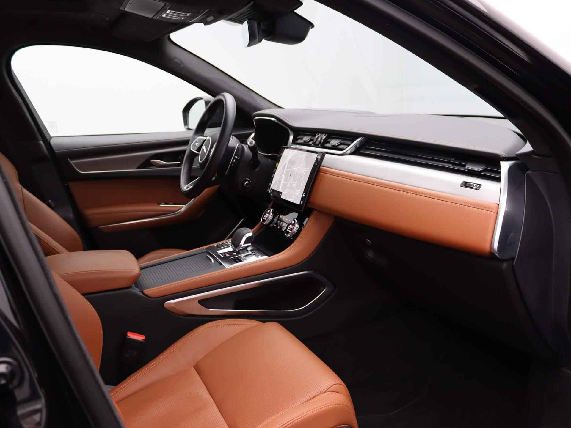 Jaguar F-PACE 3.0 P400 6 cilinder MHEV R-Dynamic SE | NP Eur €136.412,- | MHEV | Performance Seats | Vintage Tan | Meridian - 32/51