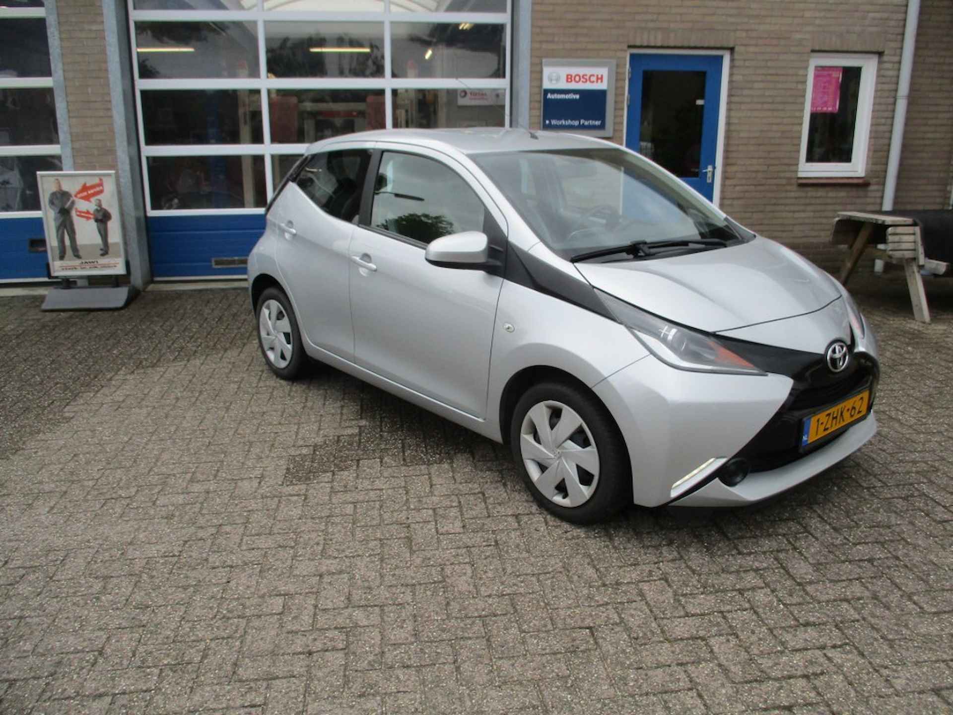 TOYOTA Aygo 1.0 VVT-I X-PLAY Airco A Camera - 2/12