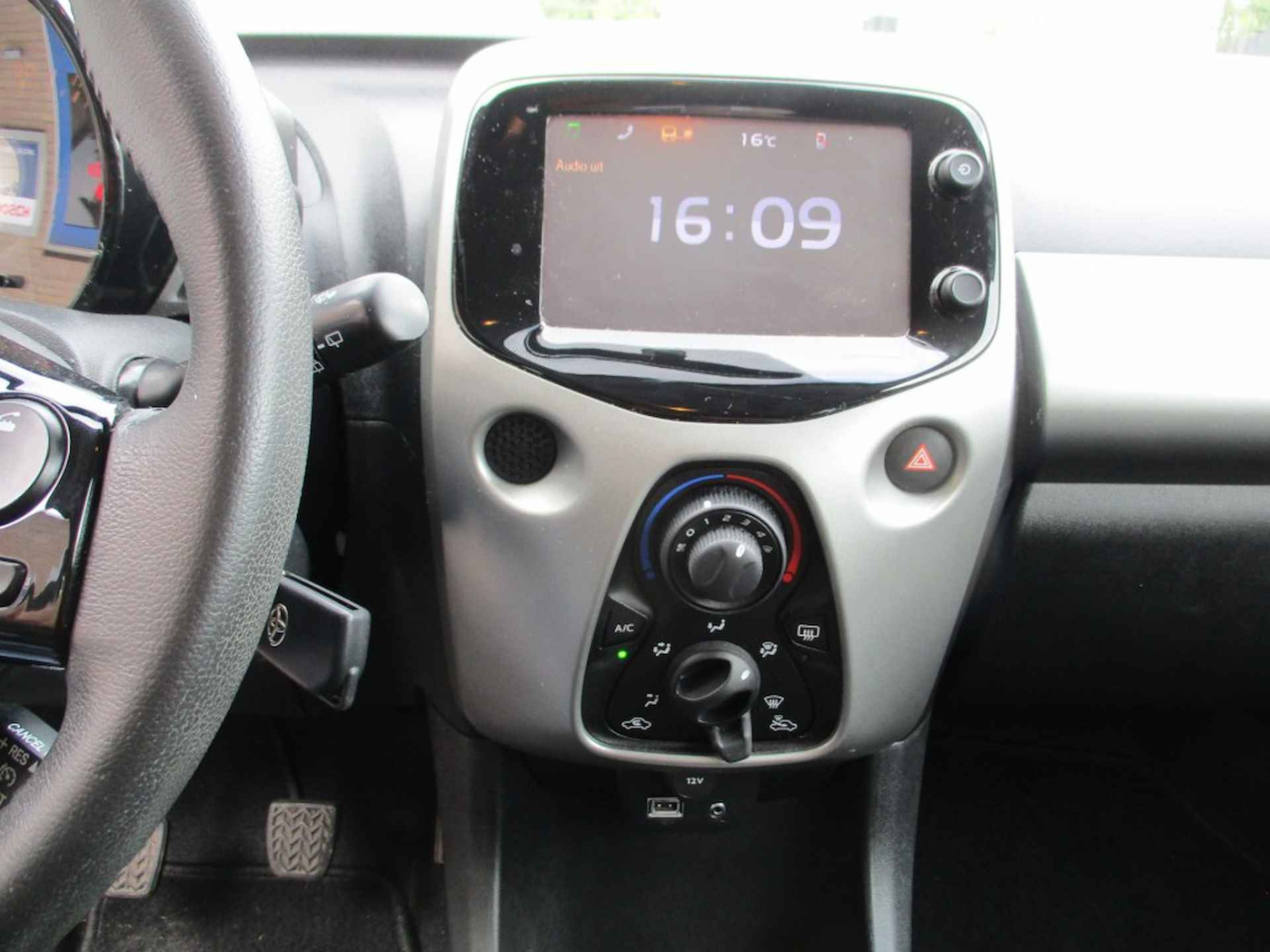 TOYOTA Aygo 1.0 VVT-I X-PLAY Airco A Camera - 12/12