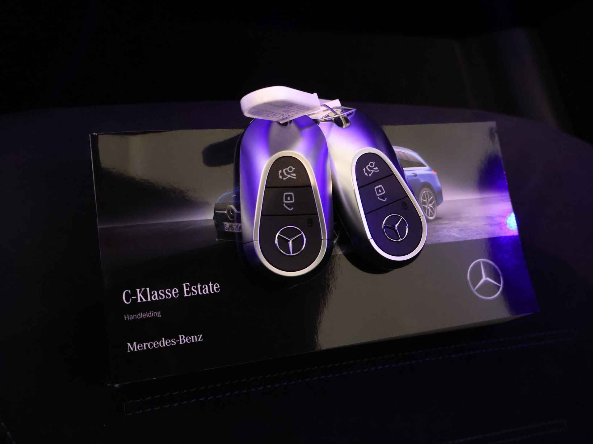 Mercedes-Benz C-Klasse Estate 300 e Star Edition AMG Line Plus | Nightpakket | Parkeerpakket met 360°-camera | KEYLESS GO-comfortpakket | Burmester® 3D surround sound system | Memorypakket | EASY PACK achterklep | - 27/39